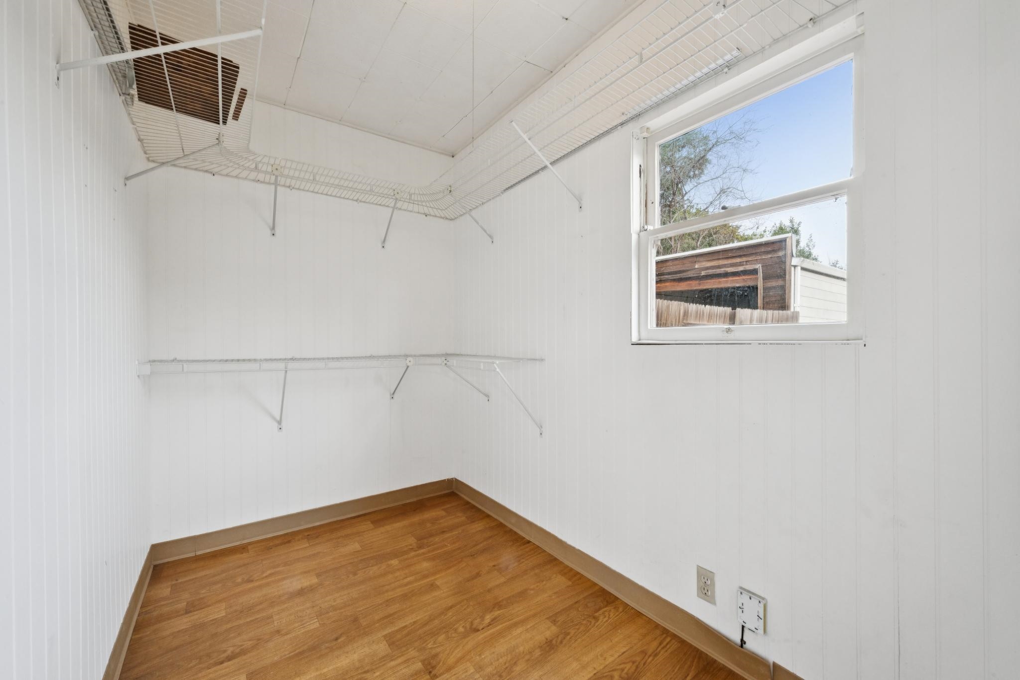 Detail Gallery Image 18 of 28 For 240 Sunnyside, Piedmont,  CA 94611 - 2 Beds | 1 Baths