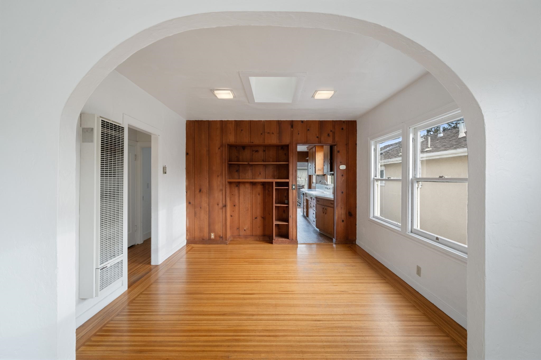 Detail Gallery Image 8 of 28 For 240 Sunnyside, Piedmont,  CA 94611 - 2 Beds | 1 Baths