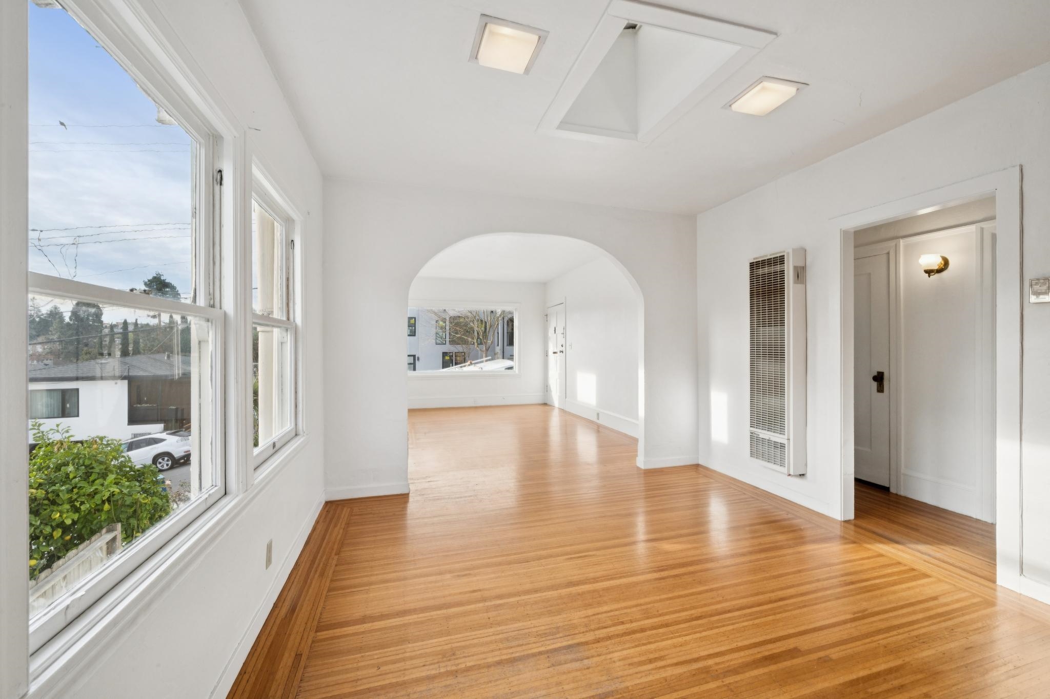 Detail Gallery Image 9 of 28 For 240 Sunnyside, Piedmont,  CA 94611 - 2 Beds | 1 Baths