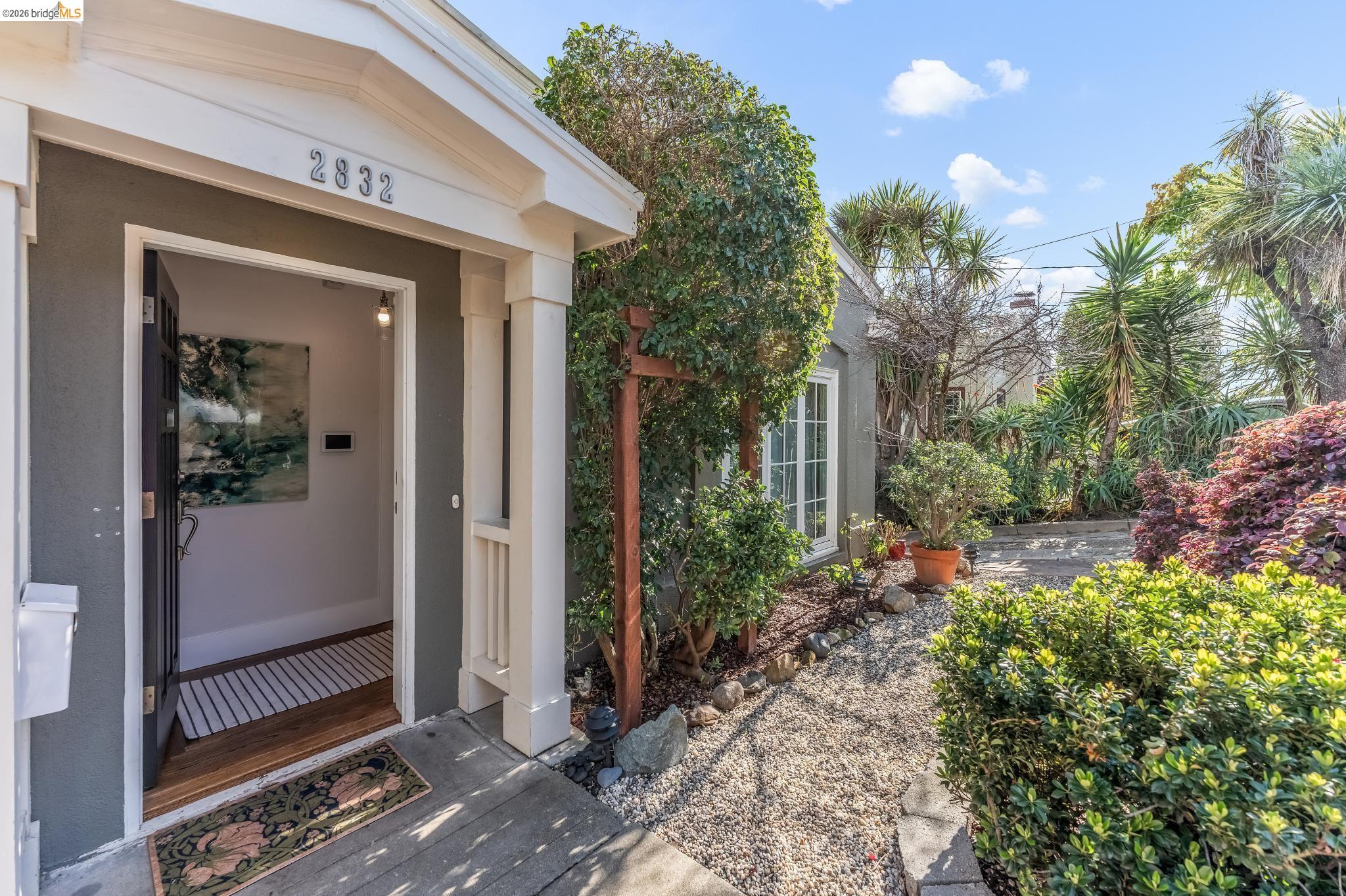 Detail Gallery Image 3 of 59 For 2832 Monticello Ave, Oakland,  CA 94619 - 3 Beds | 1 Baths