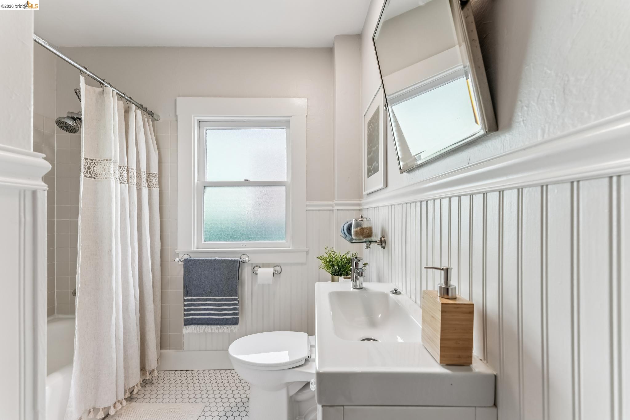 Detail Gallery Image 31 of 59 For 2832 Monticello Ave, Oakland,  CA 94619 - 3 Beds | 1 Baths