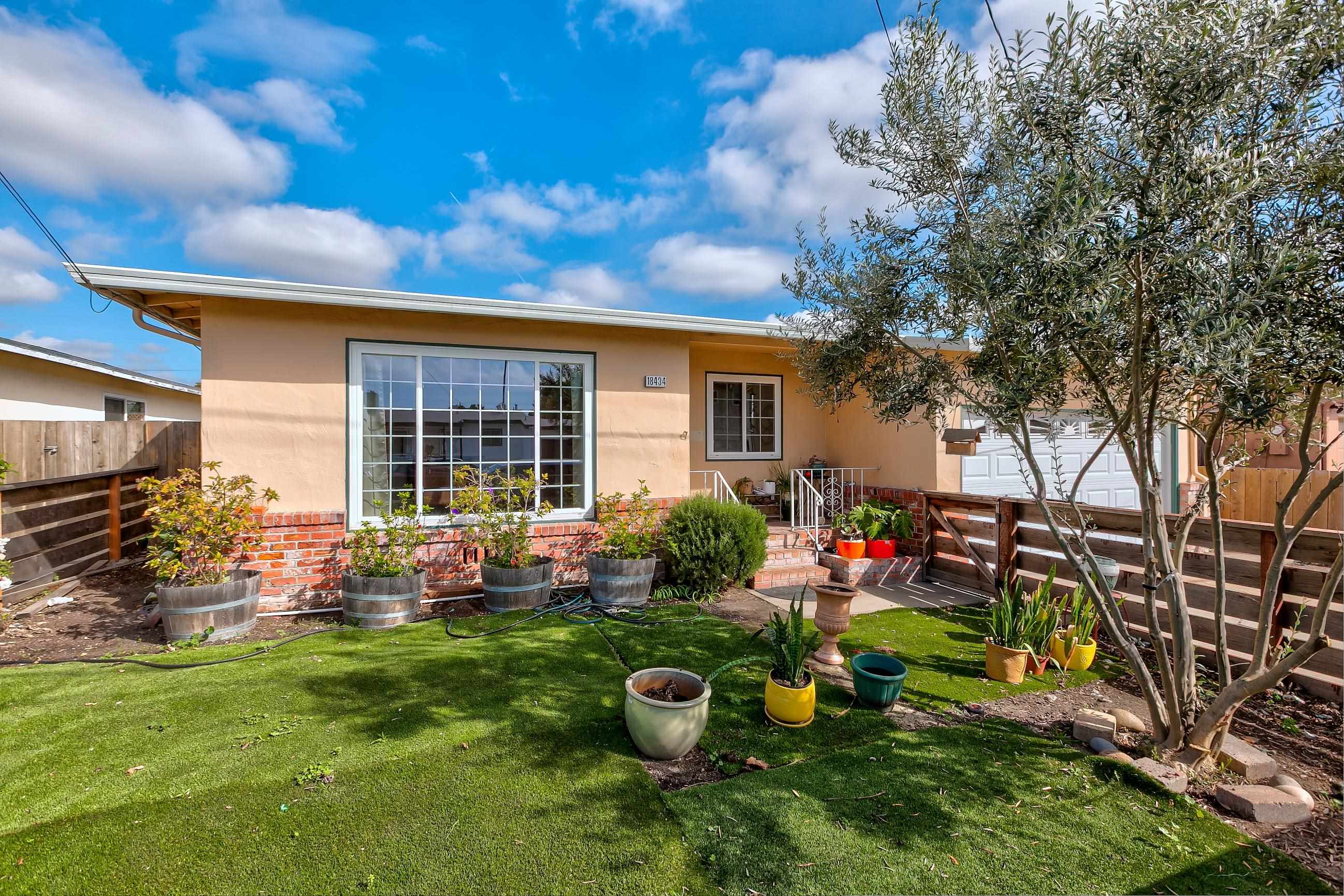 Detail Gallery Image 2 of 22 For 18434 Hunter Ave, San Lorenzo,  CA 94541 - 3 Beds | 1/1 Baths