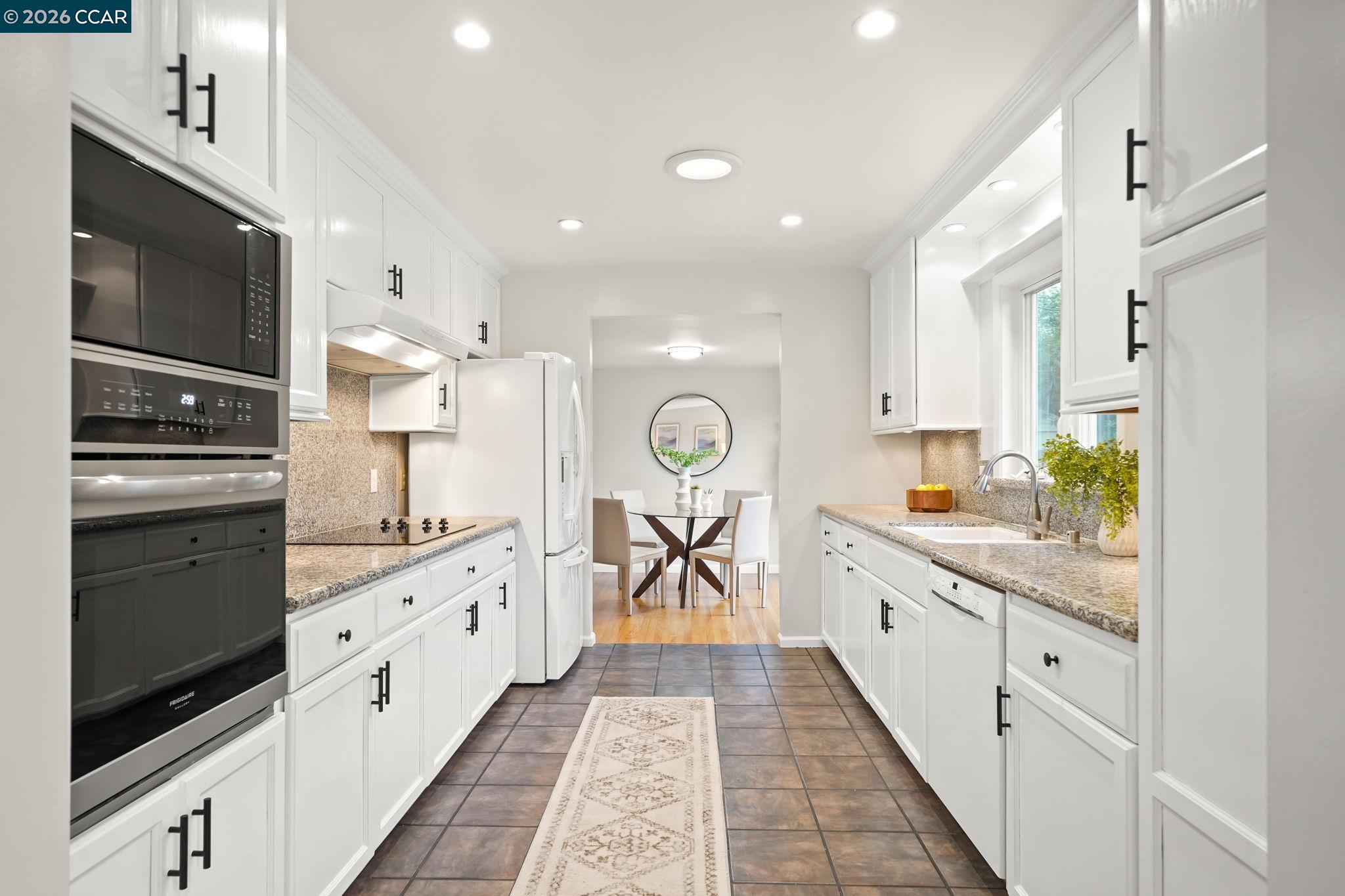 Detail Gallery Image 11 of 40 For 3041 Pruneridge Avenue, Santa Clara,  CA 95051 - 4 Beds | 3/1 Baths