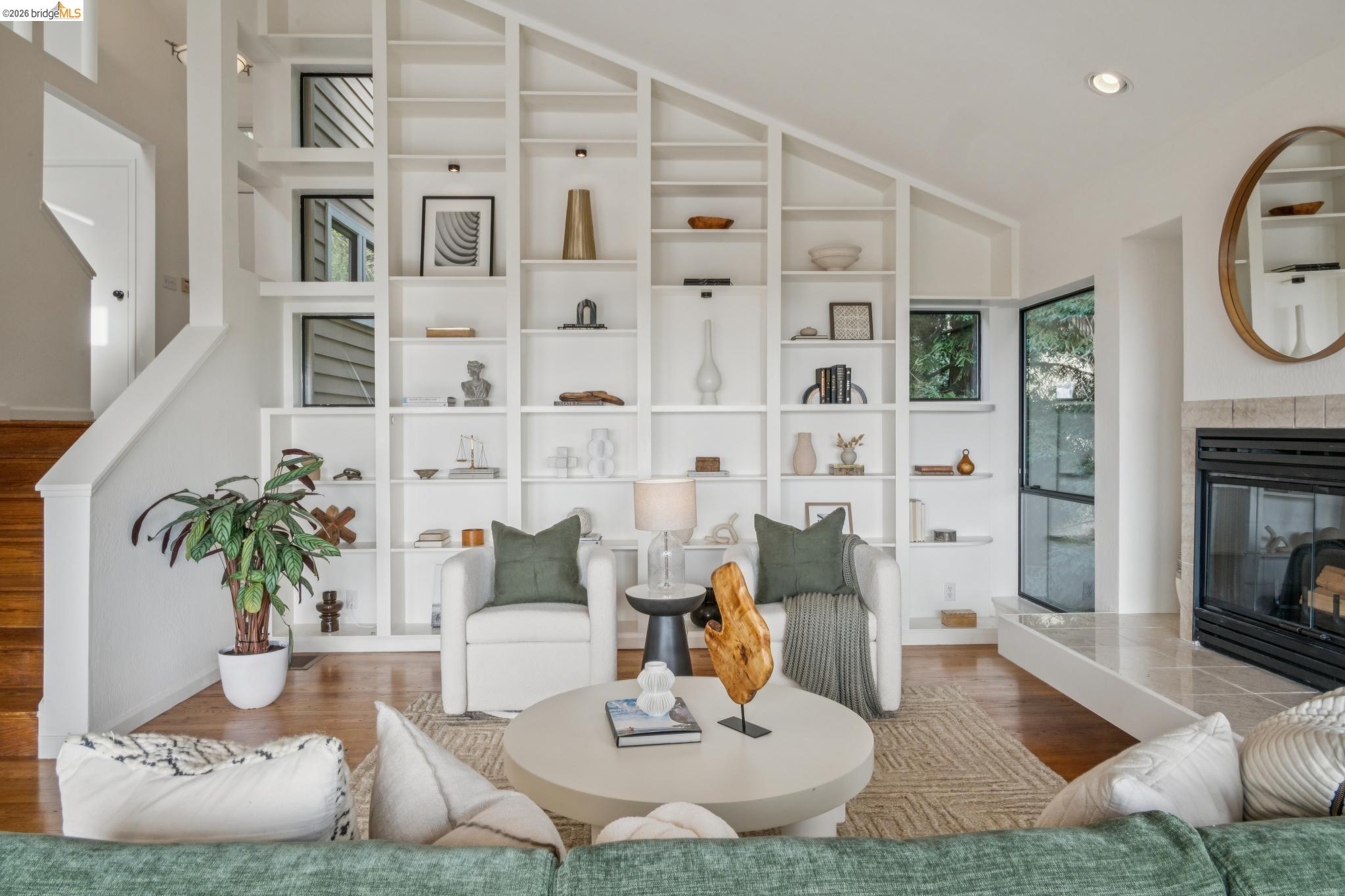 Detail Gallery Image 13 of 59 For 6051 Westover Dr, Oakland,  CA 94611 - 4 Beds | 3 Baths