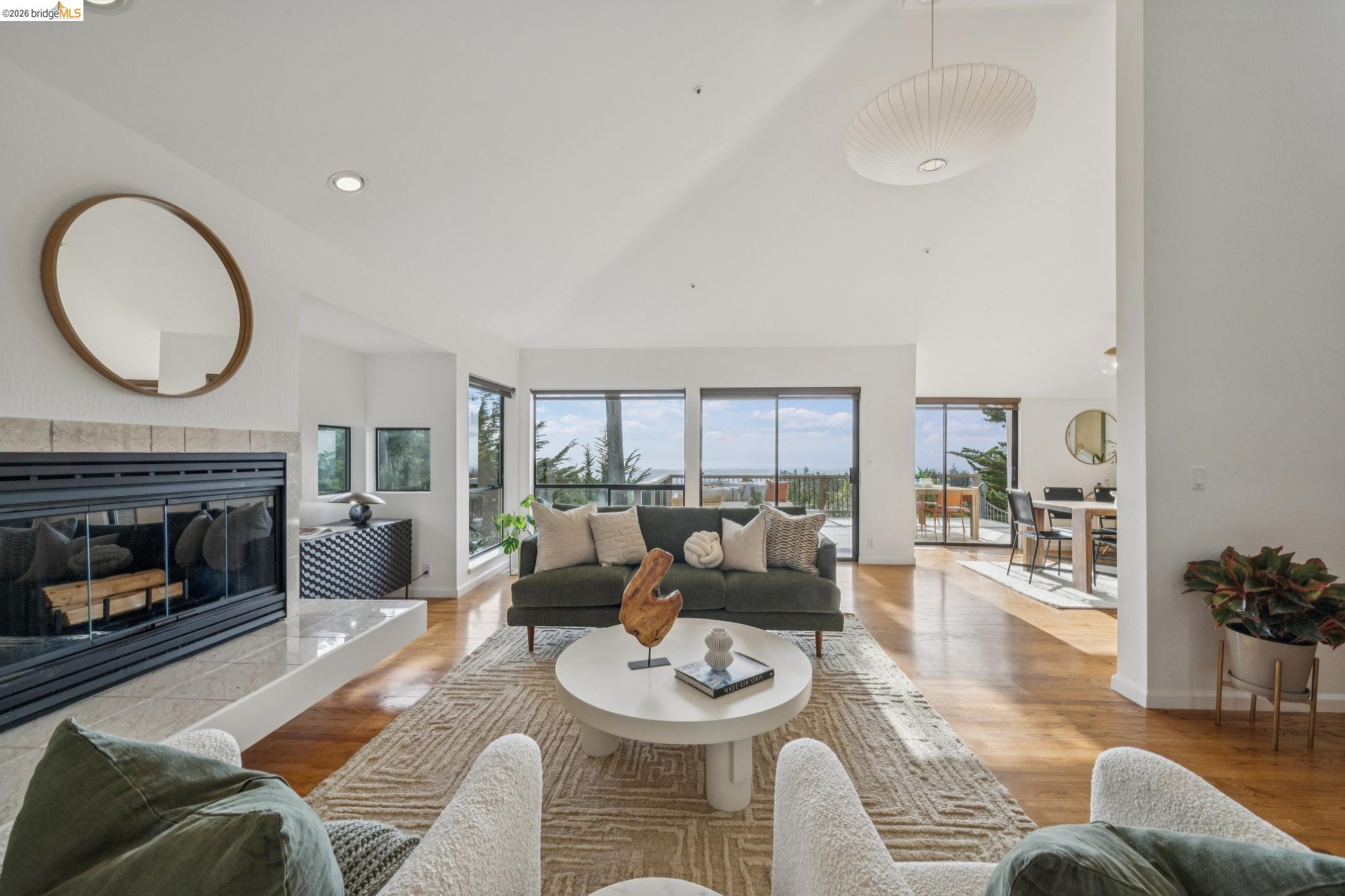 Detail Gallery Image 14 of 60 For 6051 Westover Dr, Oakland,  CA 94611 - 4 Beds | 3 Baths