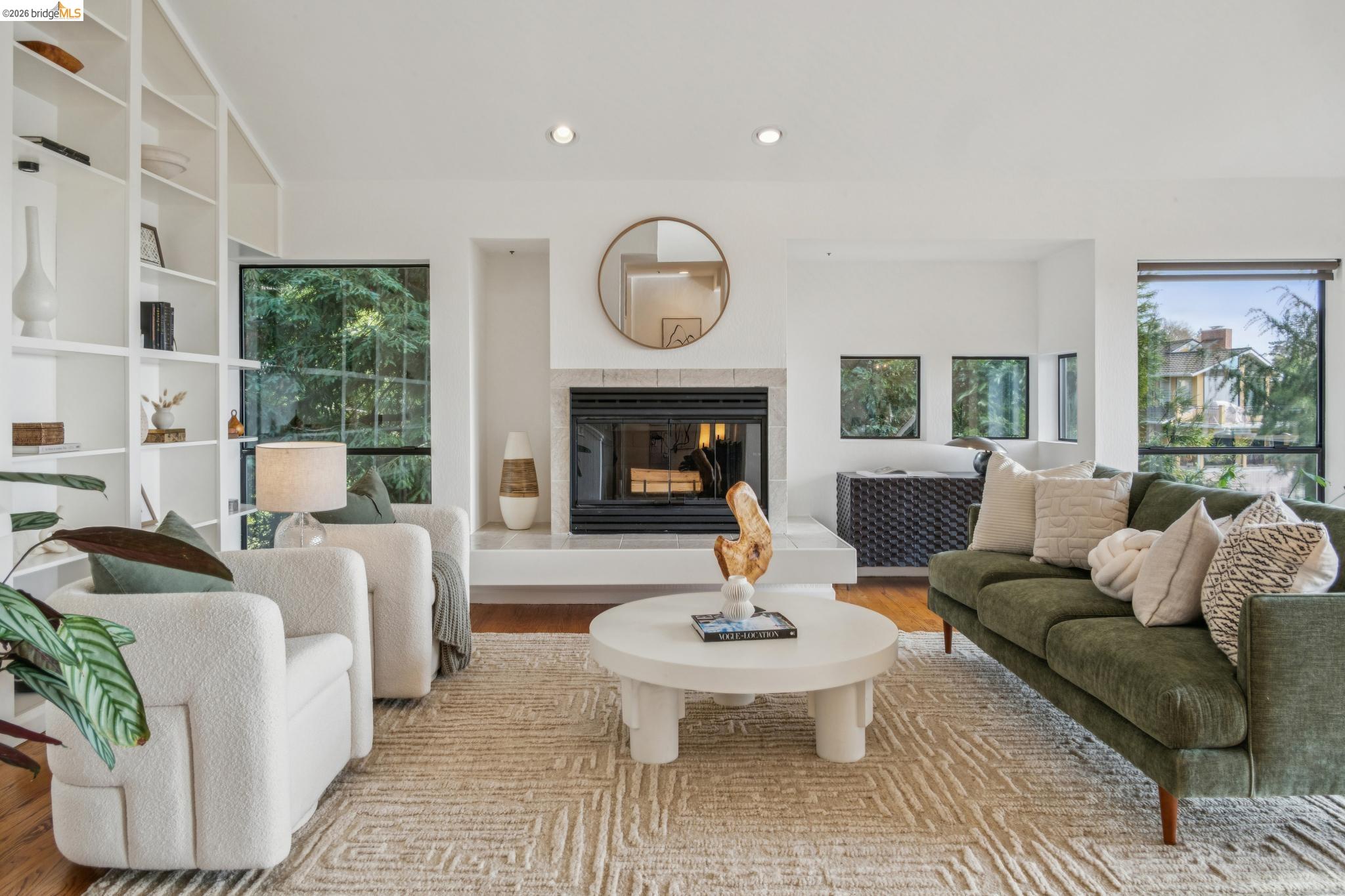 Detail Gallery Image 16 of 59 For 6051 Westover Dr, Oakland,  CA 94611 - 4 Beds | 3 Baths