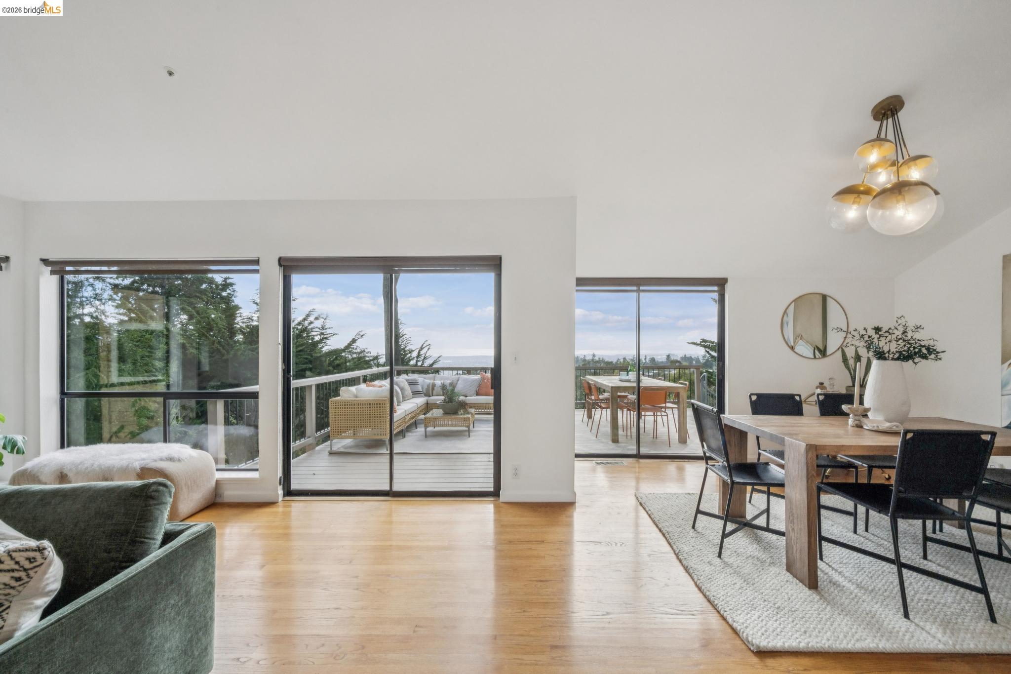 Detail Gallery Image 18 of 59 For 6051 Westover Dr, Oakland,  CA 94611 - 4 Beds | 3 Baths