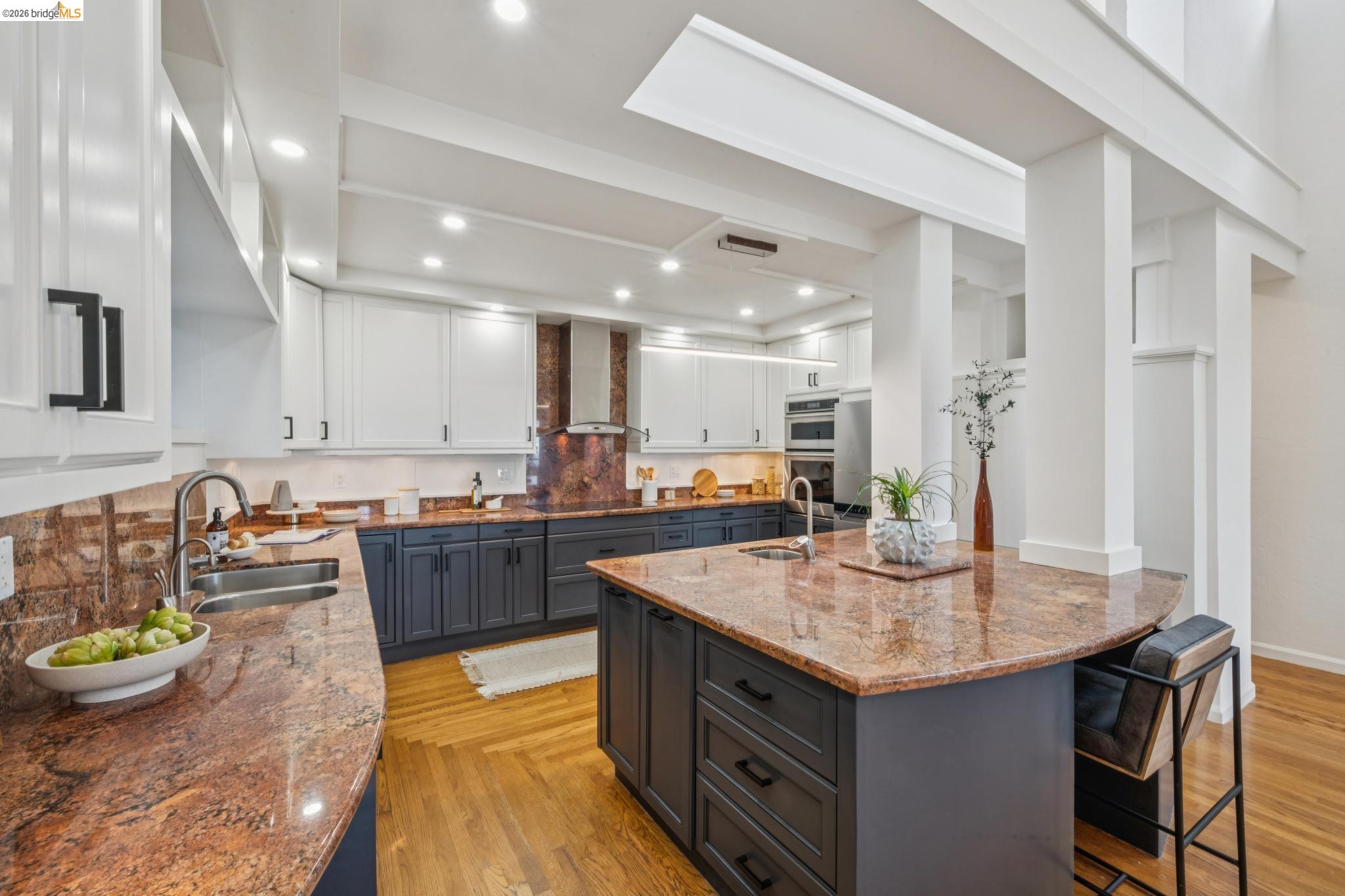 Detail Gallery Image 33 of 60 For 6051 Westover Dr, Oakland,  CA 94611 - 4 Beds | 3 Baths