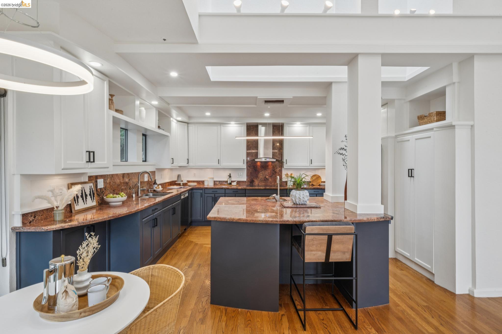 Detail Gallery Image 33 of 59 For 6051 Westover Dr, Oakland,  CA 94611 - 4 Beds | 3 Baths