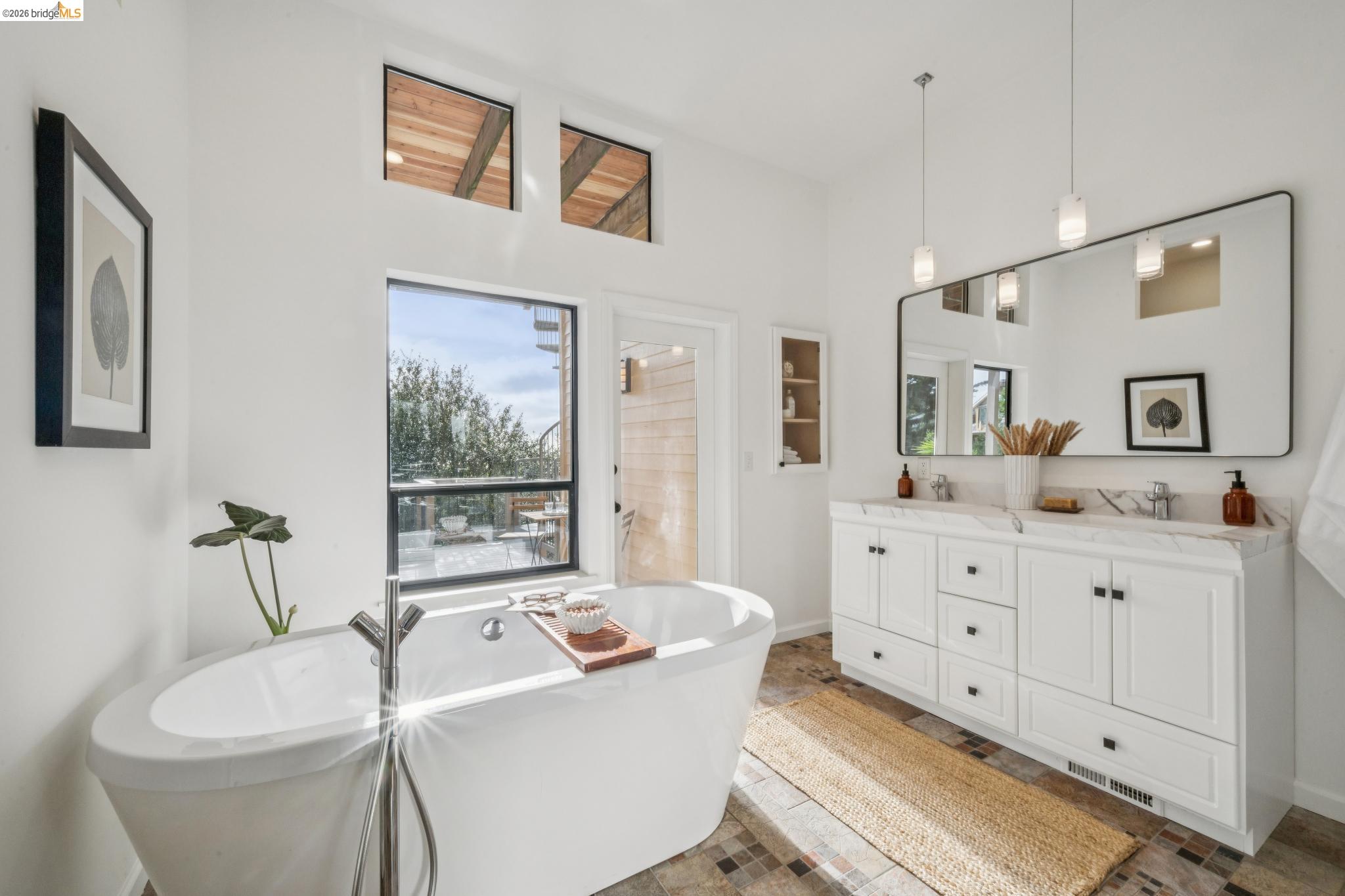 Detail Gallery Image 46 of 59 For 6051 Westover Dr, Oakland,  CA 94611 - 4 Beds | 3 Baths