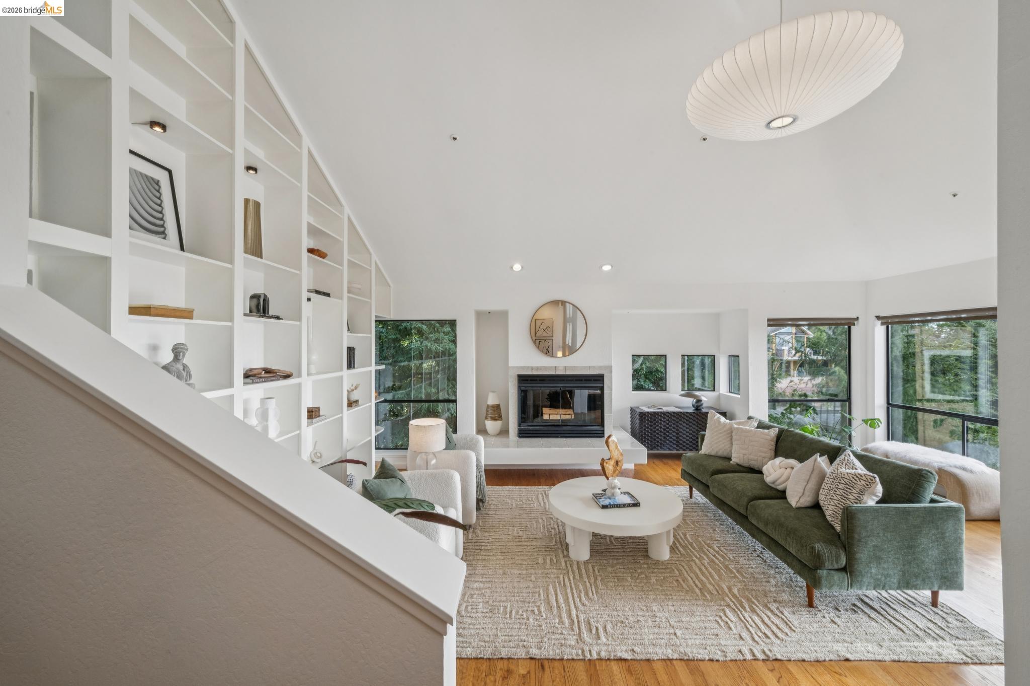 Detail Gallery Image 6 of 59 For 6051 Westover Dr, Oakland,  CA 94611 - 4 Beds | 3 Baths