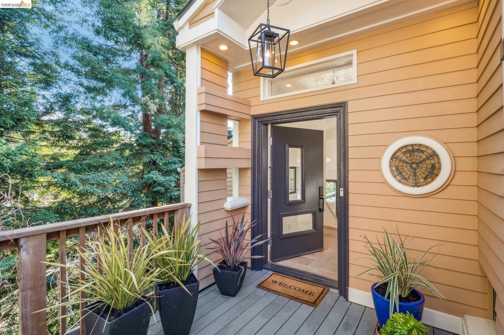 Detail Gallery Image 6 of 60 For 6051 Westover Dr, Oakland,  CA 94611 - 4 Beds | 3 Baths