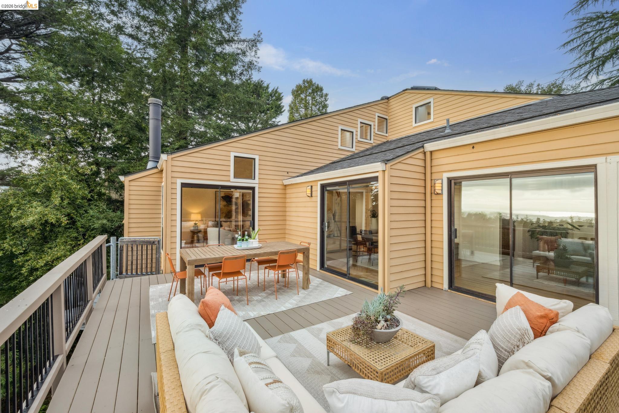 Detail Gallery Image 57 of 59 For 6051 Westover Dr, Oakland,  CA 94611 - 4 Beds | 3 Baths