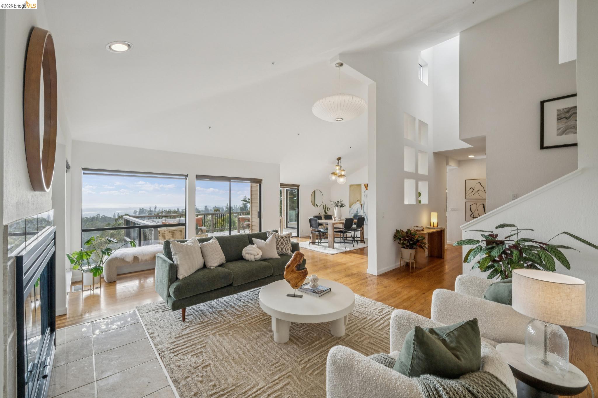 Detail Gallery Image 7 of 59 For 6051 Westover Dr, Oakland,  CA 94611 - 4 Beds | 3 Baths