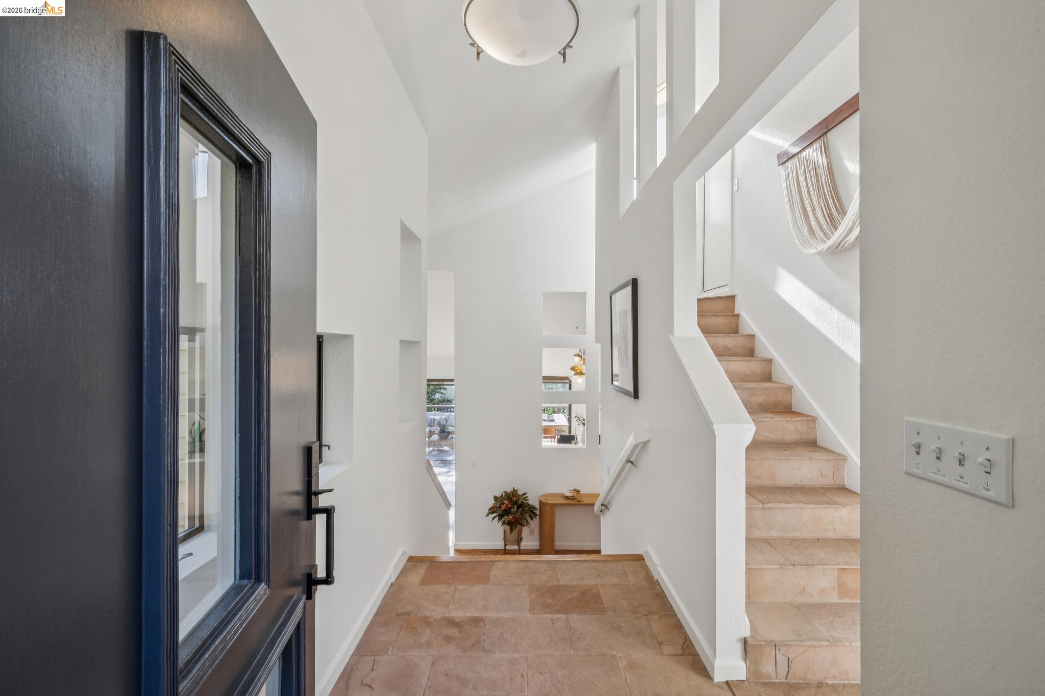 Detail Gallery Image 7 of 60 For 6051 Westover Dr, Oakland,  CA 94611 - 4 Beds | 3 Baths