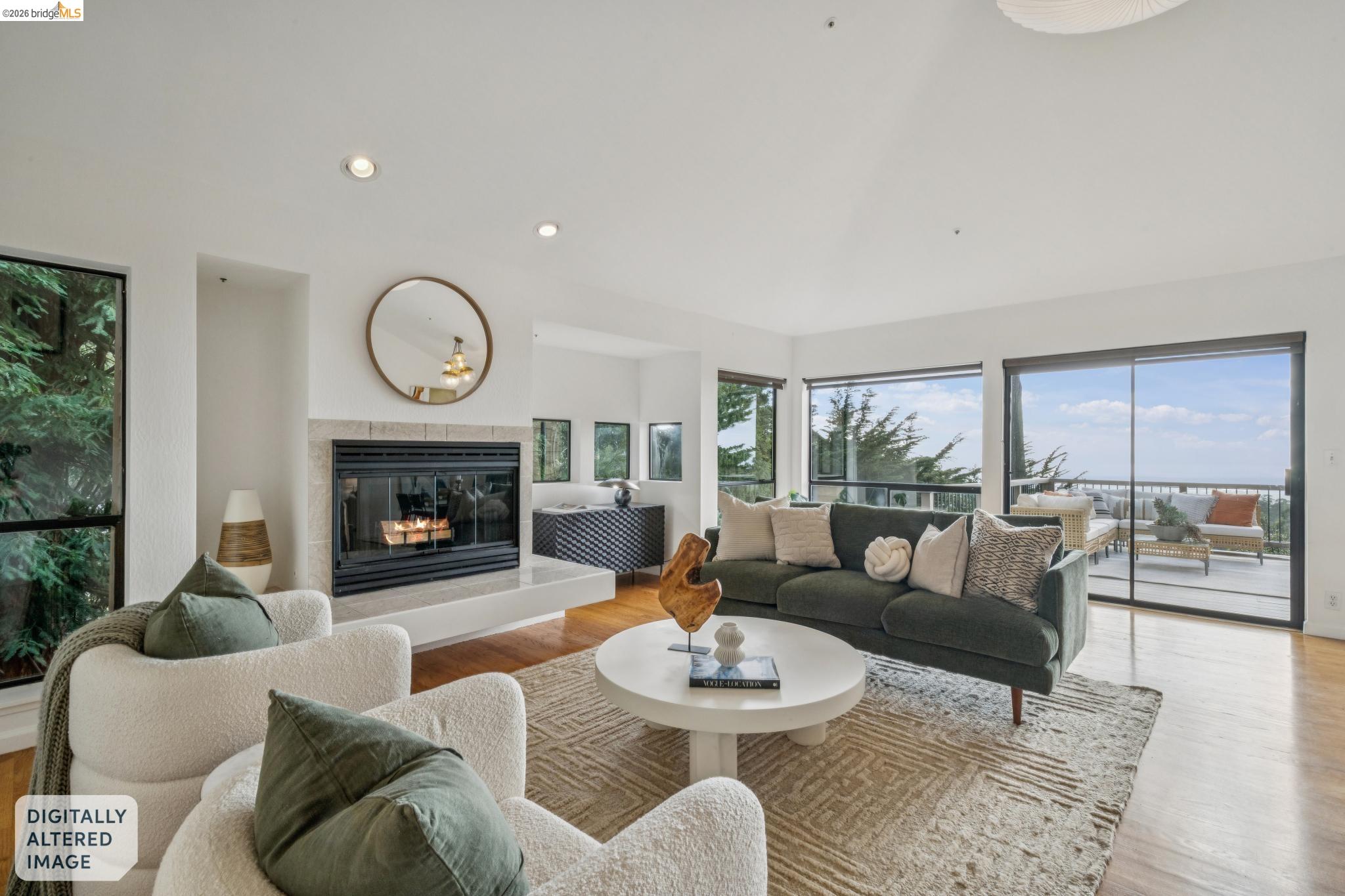 Detail Gallery Image 10 of 59 For 6051 Westover Dr, Oakland,  CA 94611 - 4 Beds | 3 Baths