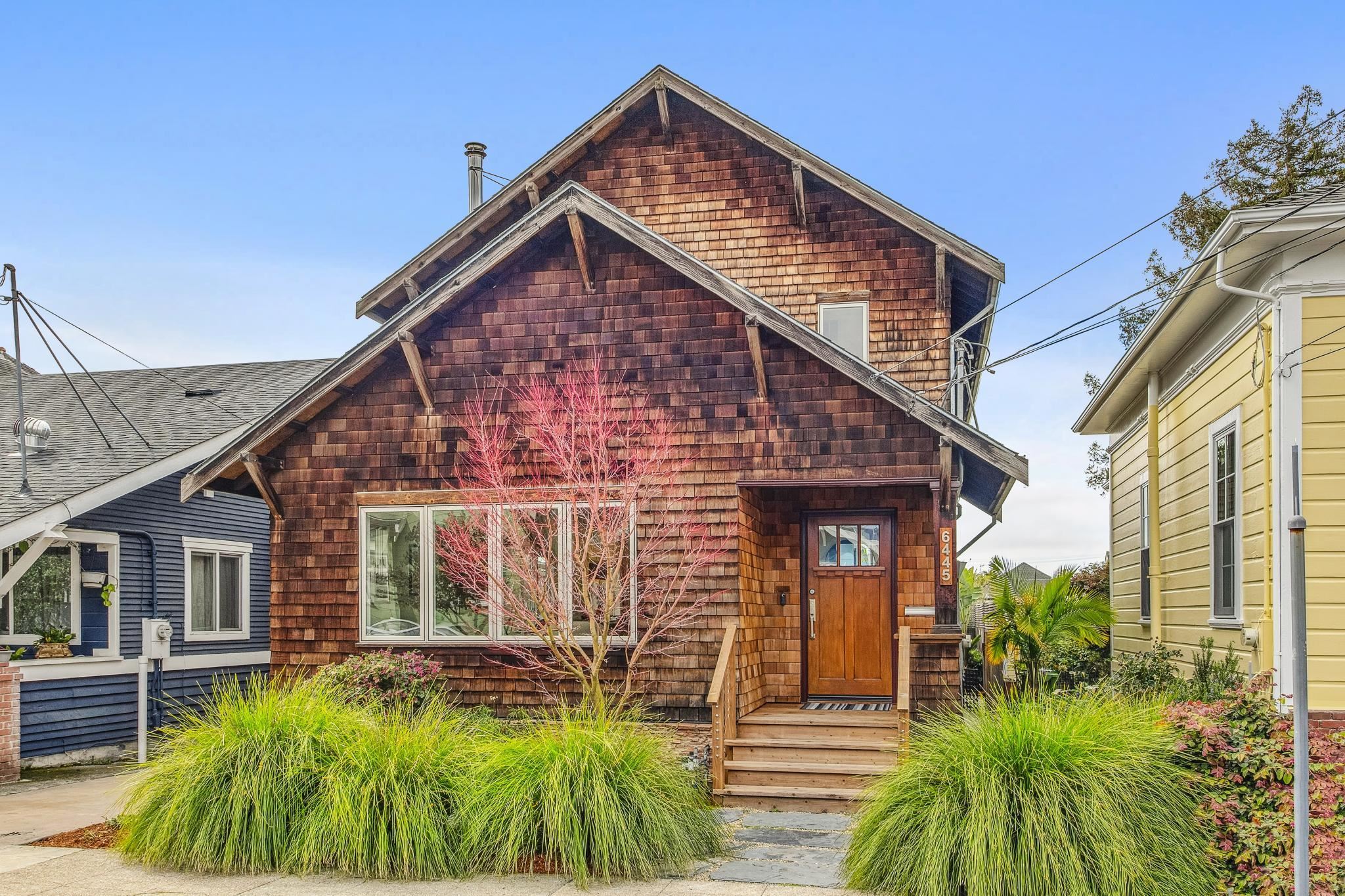 Detail Gallery Image 2 of 59 For 6445 Irwin Ct, Oakland,  CA 94609 - 3 Beds | 2 Baths