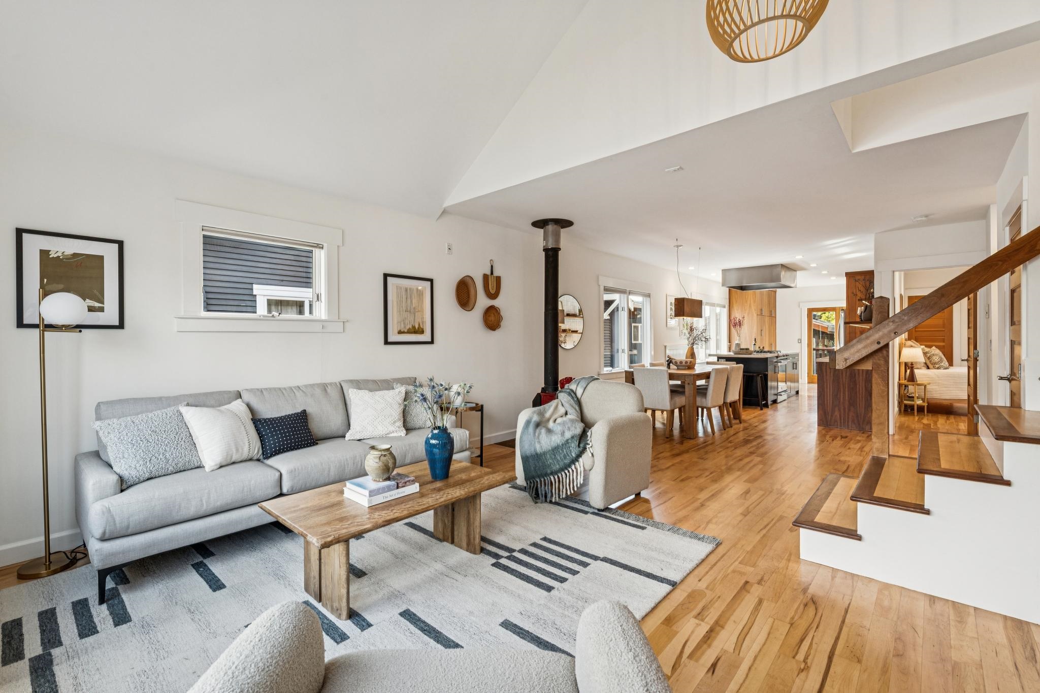 Detail Gallery Image 11 of 59 For 6445 Irwin Ct, Oakland,  CA 94609 - 3 Beds | 2 Baths