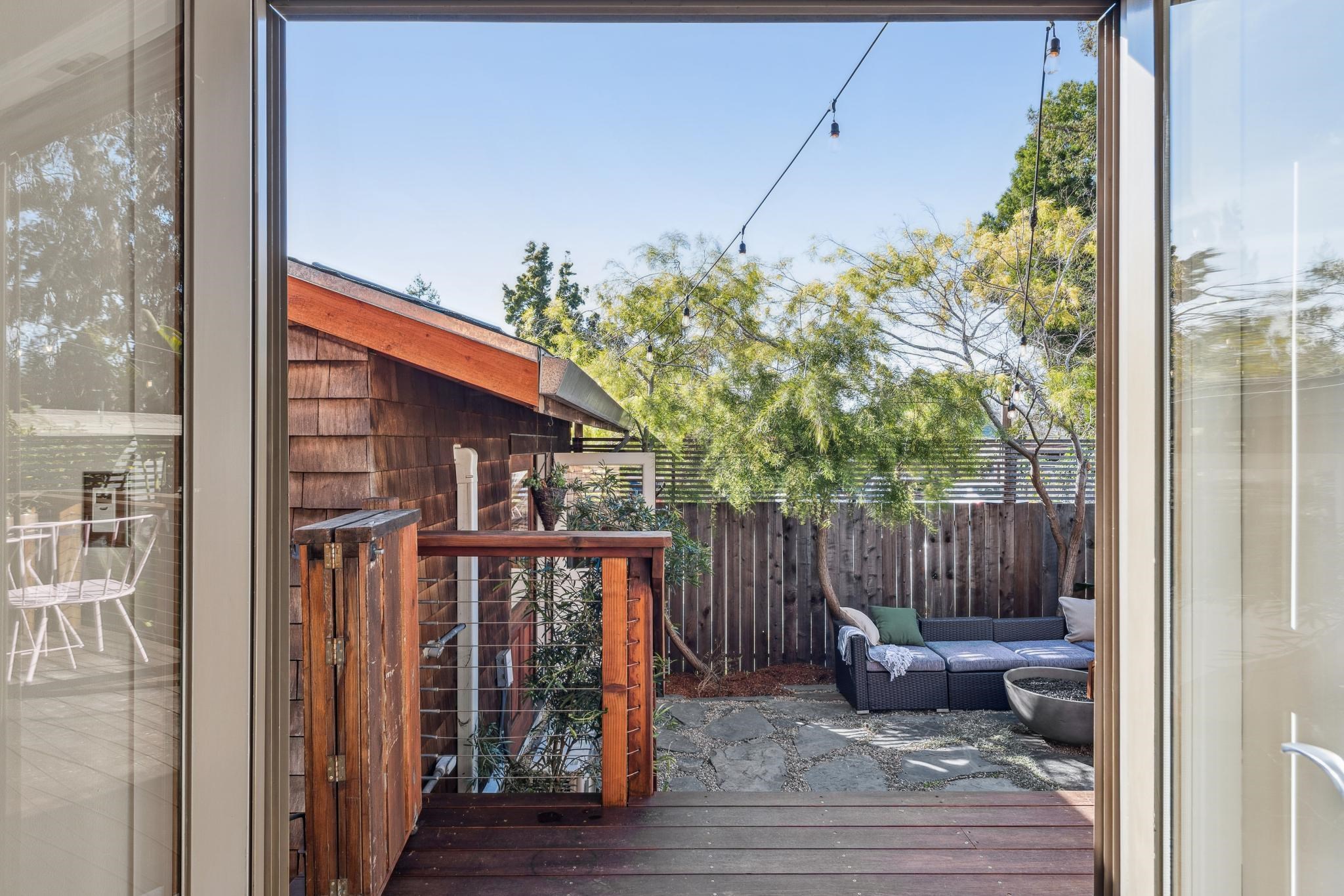 Detail Gallery Image 24 of 59 For 6445 Irwin Ct, Oakland,  CA 94609 - 3 Beds | 2 Baths