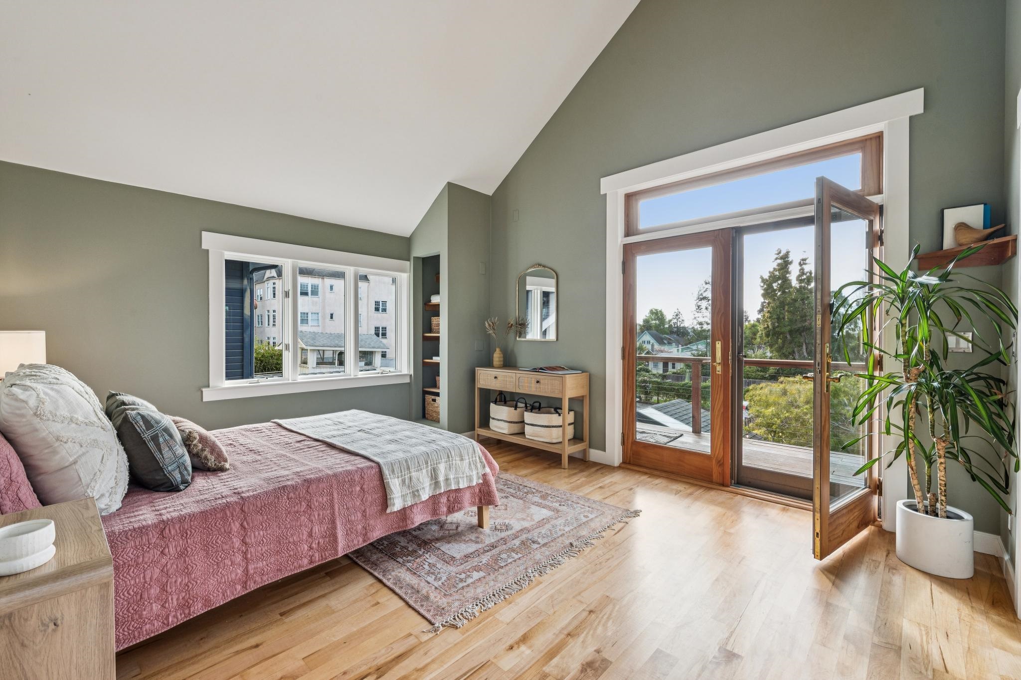 Detail Gallery Image 28 of 59 For 6445 Irwin Ct, Oakland,  CA 94609 - 3 Beds | 2 Baths