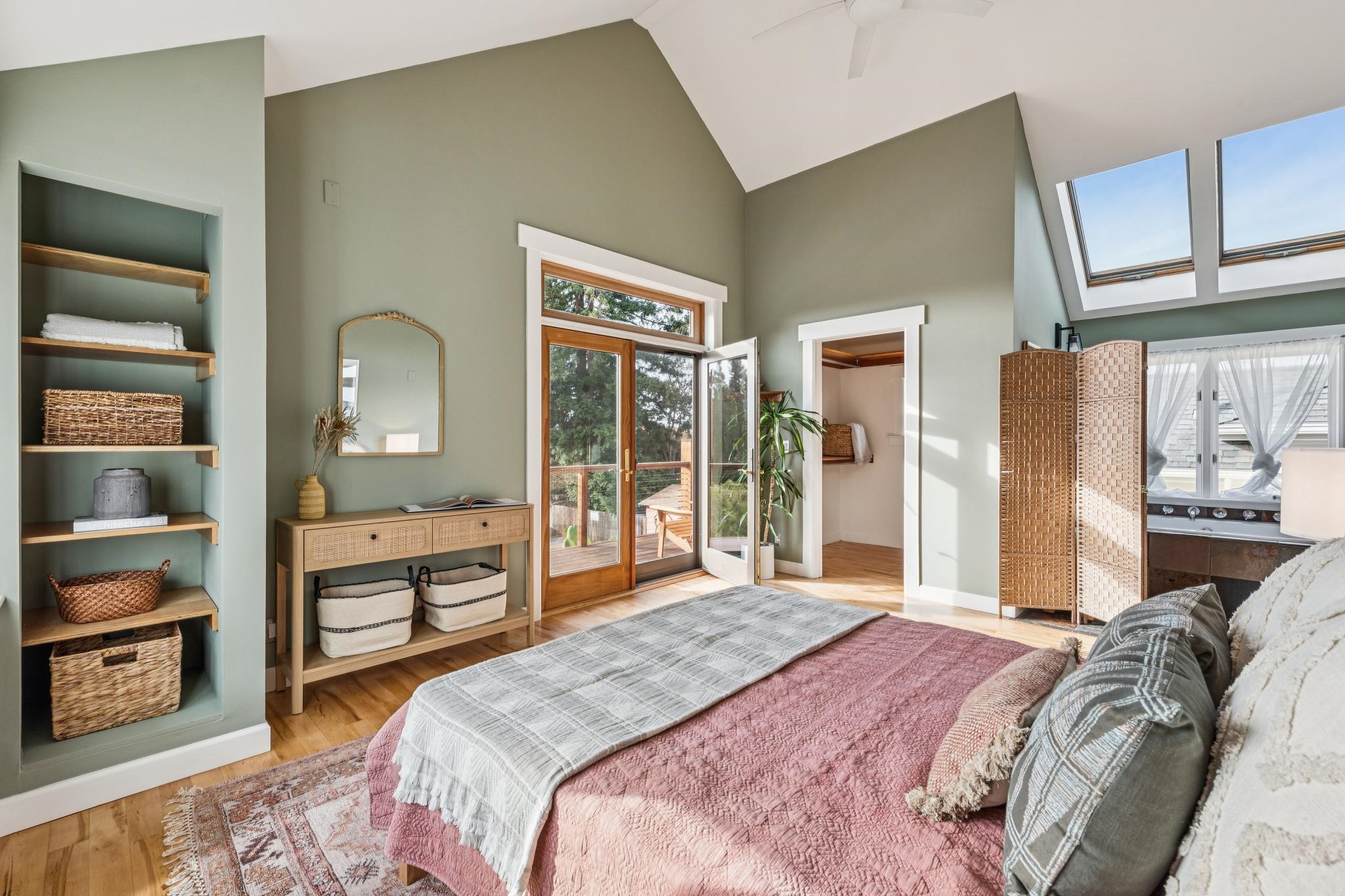 Detail Gallery Image 30 of 59 For 6445 Irwin Ct, Oakland,  CA 94609 - 3 Beds | 2 Baths