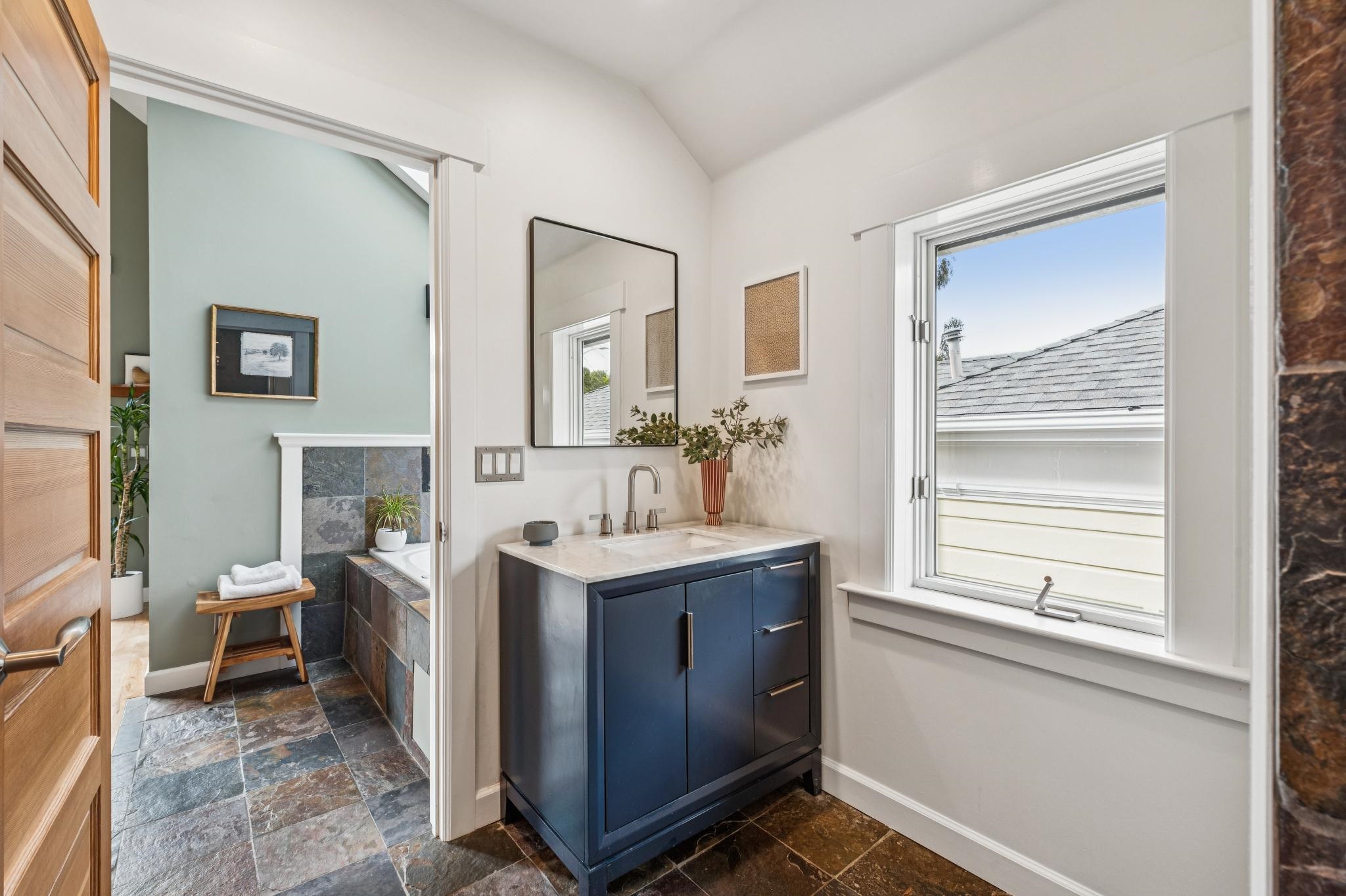 Detail Gallery Image 35 of 59 For 6445 Irwin Ct, Oakland,  CA 94609 - 3 Beds | 2 Baths