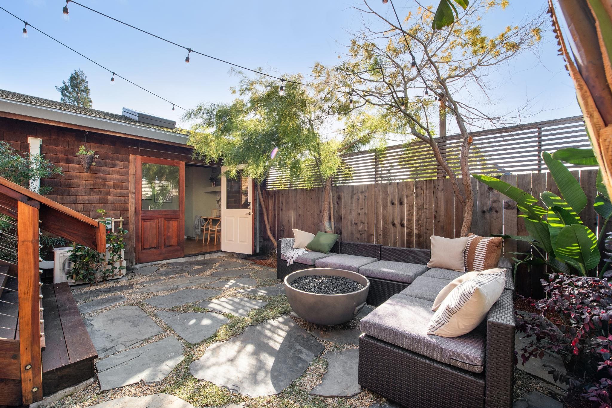 Detail Gallery Image 49 of 59 For 6445 Irwin Ct, Oakland,  CA 94609 - 3 Beds | 2 Baths