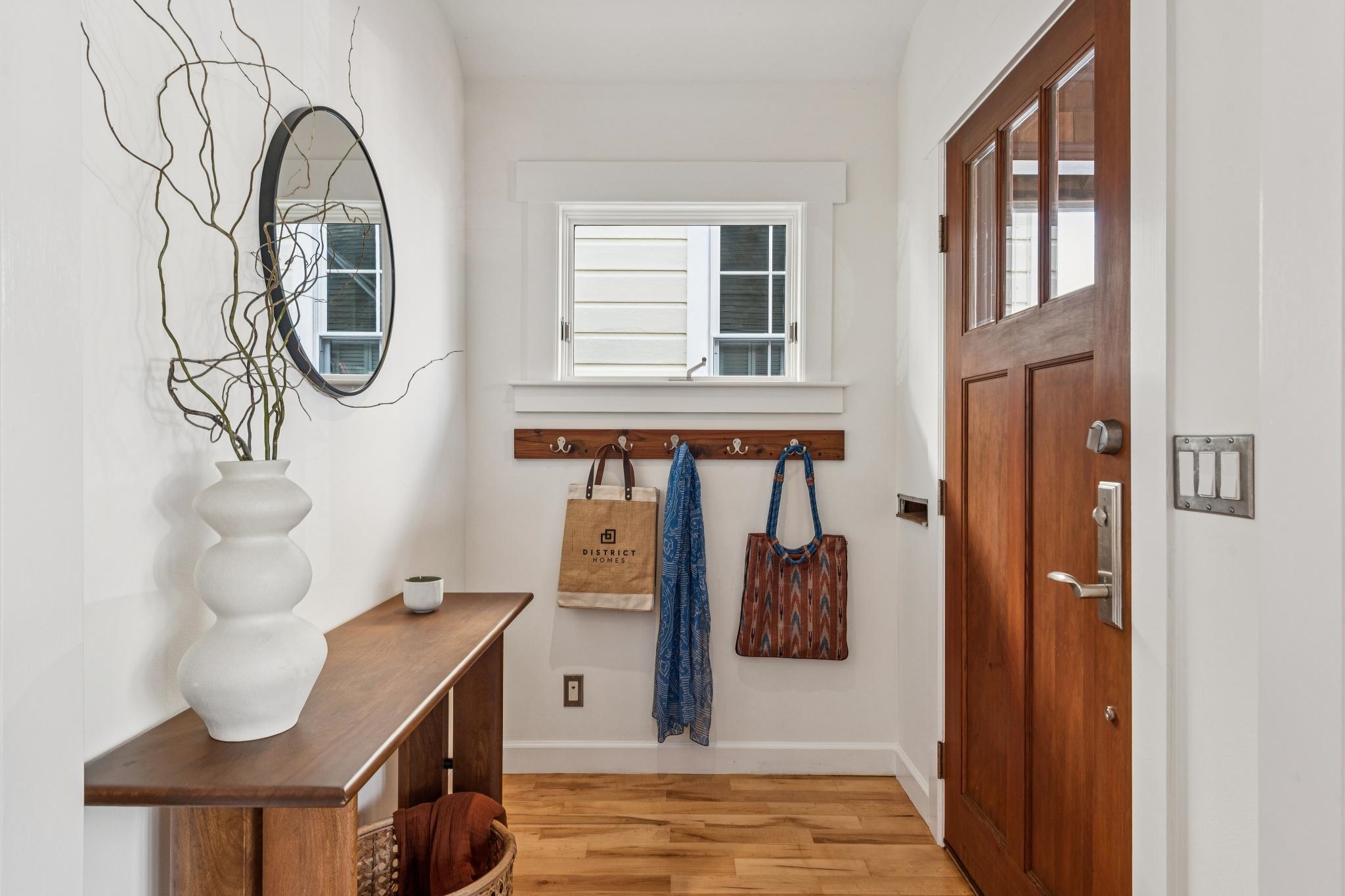 Detail Gallery Image 6 of 59 For 6445 Irwin Ct, Oakland,  CA 94609 - 3 Beds | 2 Baths