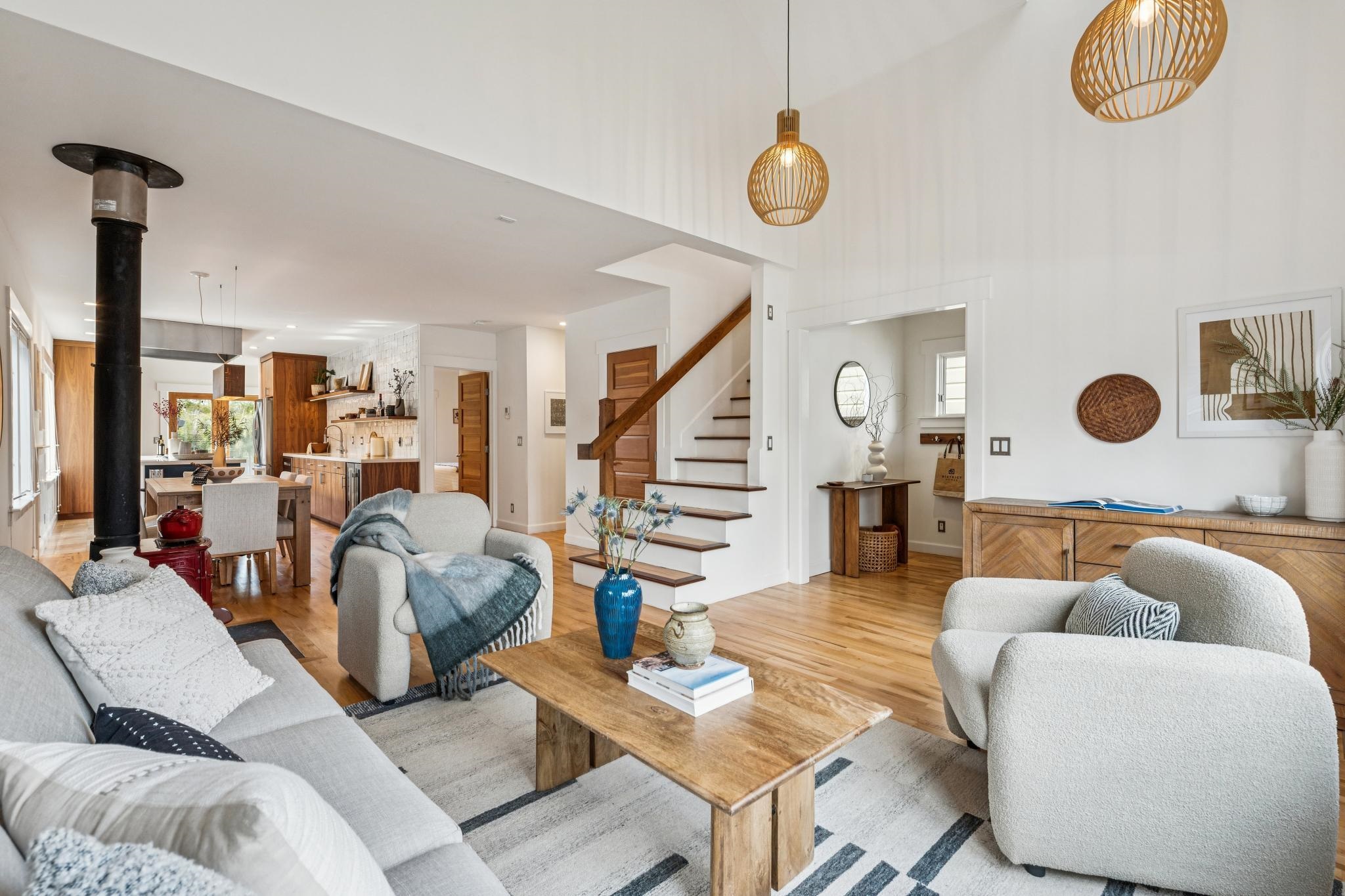 Detail Gallery Image 9 of 59 For 6445 Irwin Ct, Oakland,  CA 94609 - 3 Beds | 2 Baths