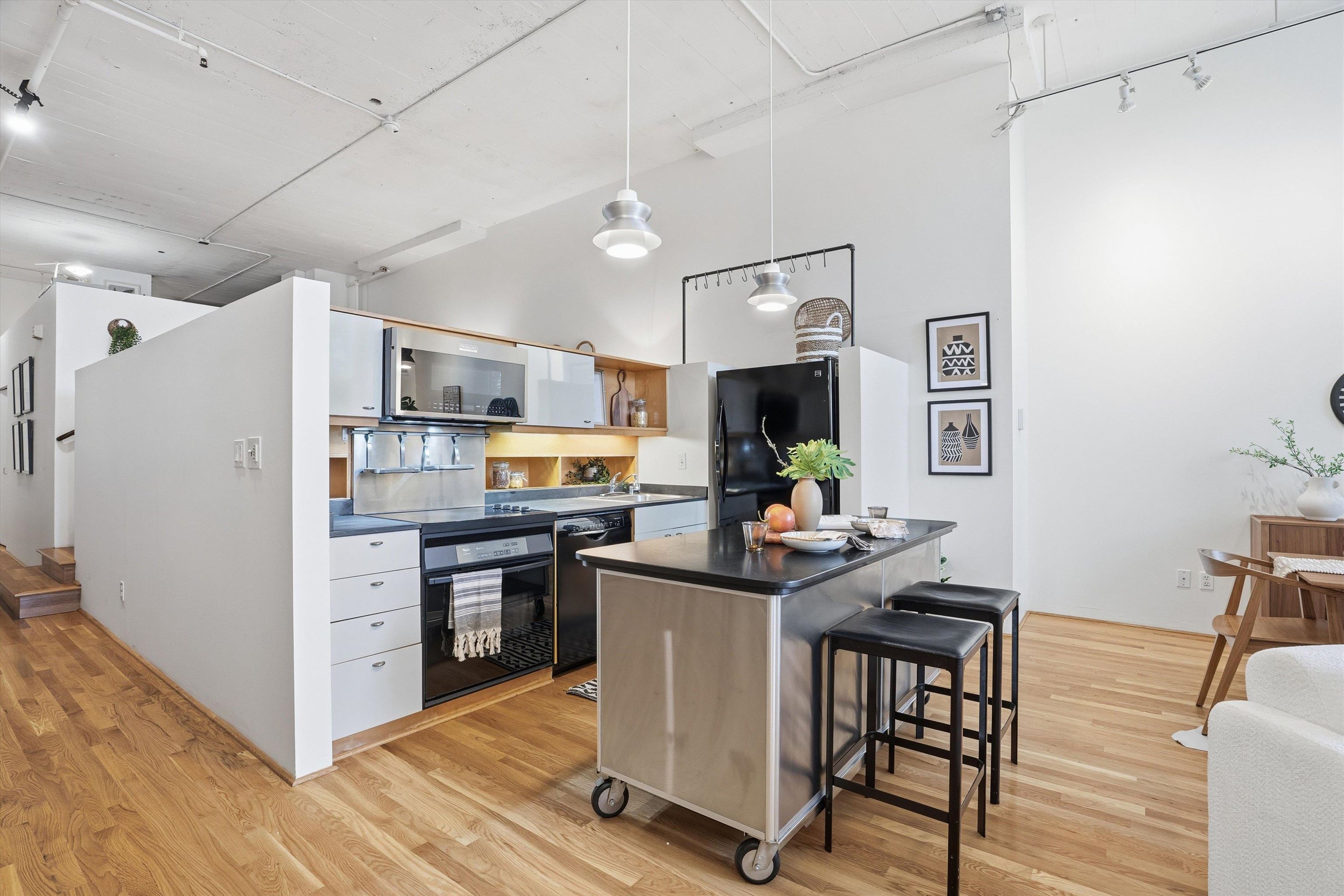 Photo #2: 41124271 Listing: Photo #2