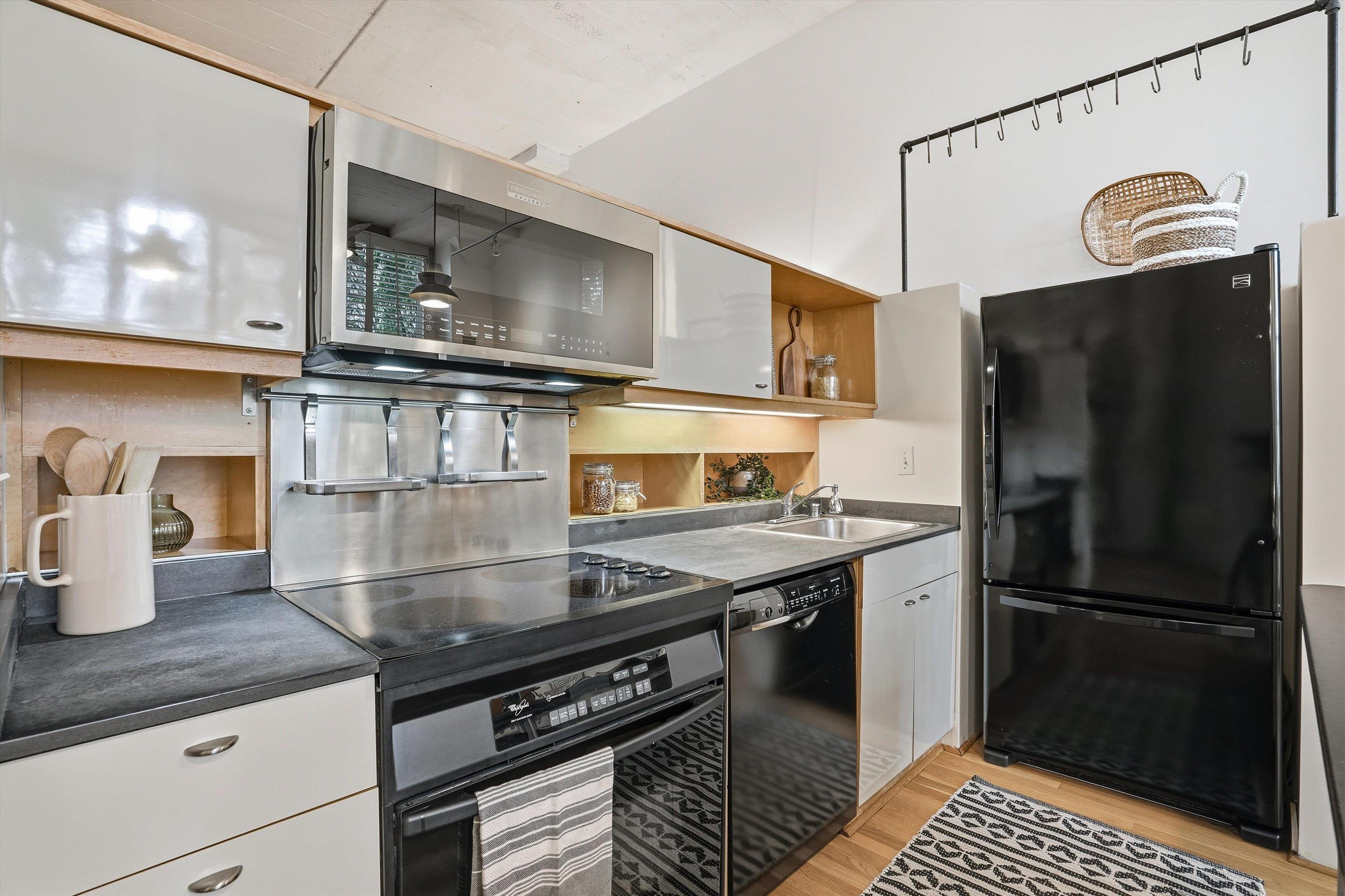 Photo #3: 41124271 Listing: Photo #3