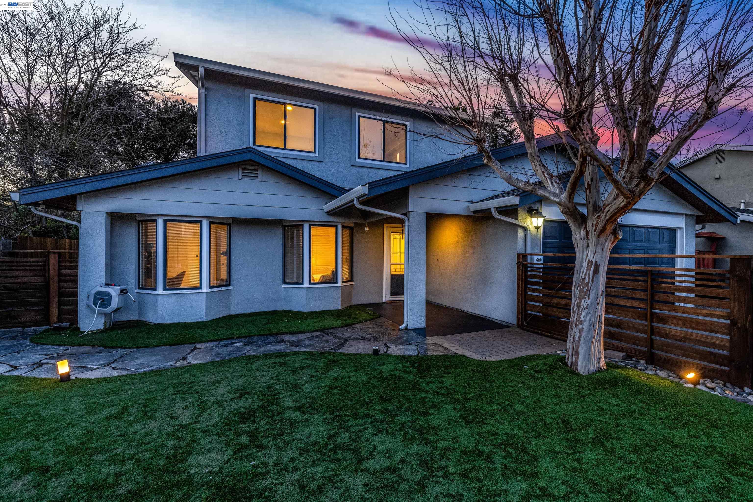 Front Image Thumbnail for BE41124272