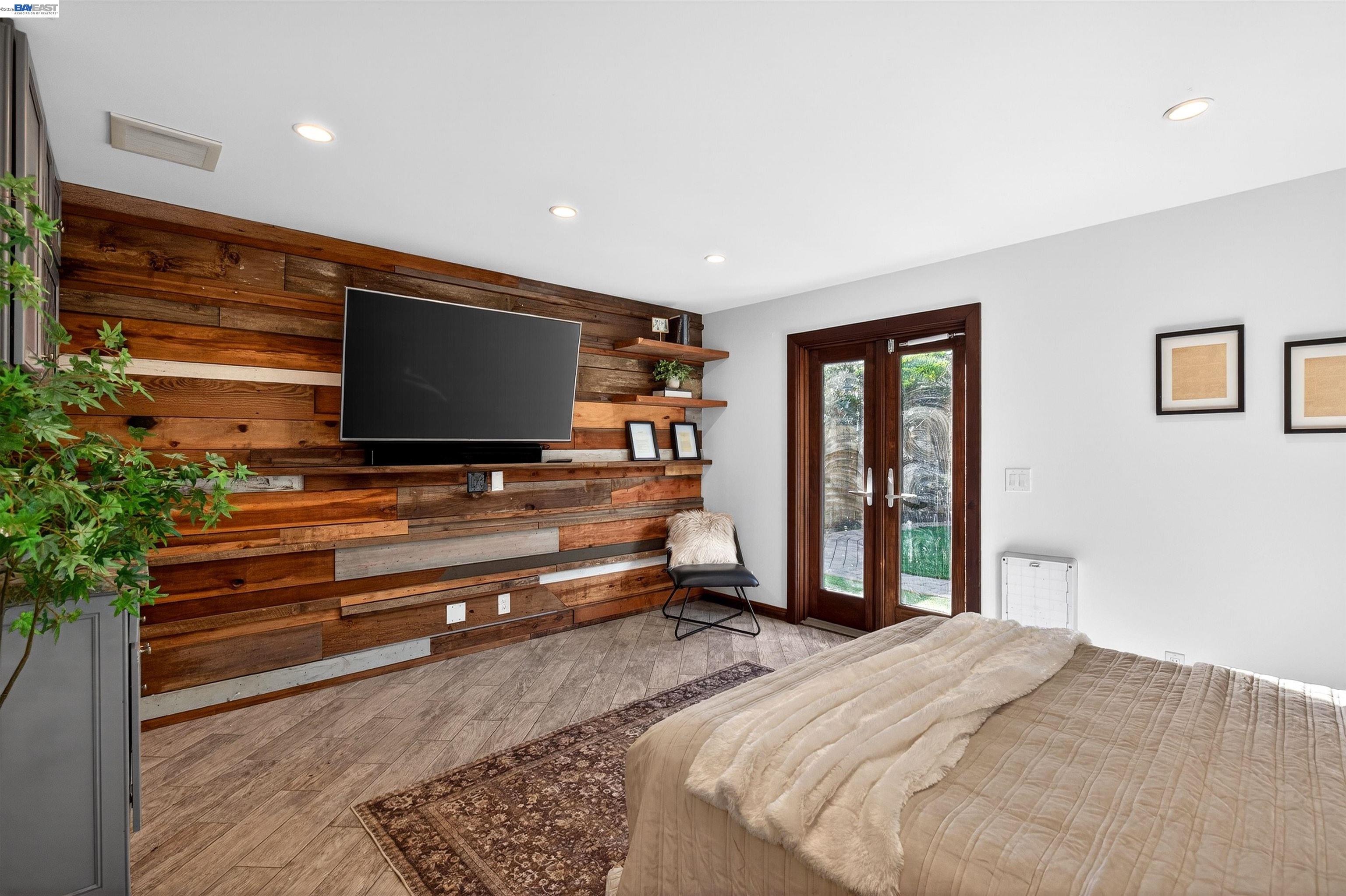 Detail Gallery Image 17 of 59 For 137 Chelsea Hills Dr, Benicia,  CA 94510 - 6 Beds | 3/1 Baths