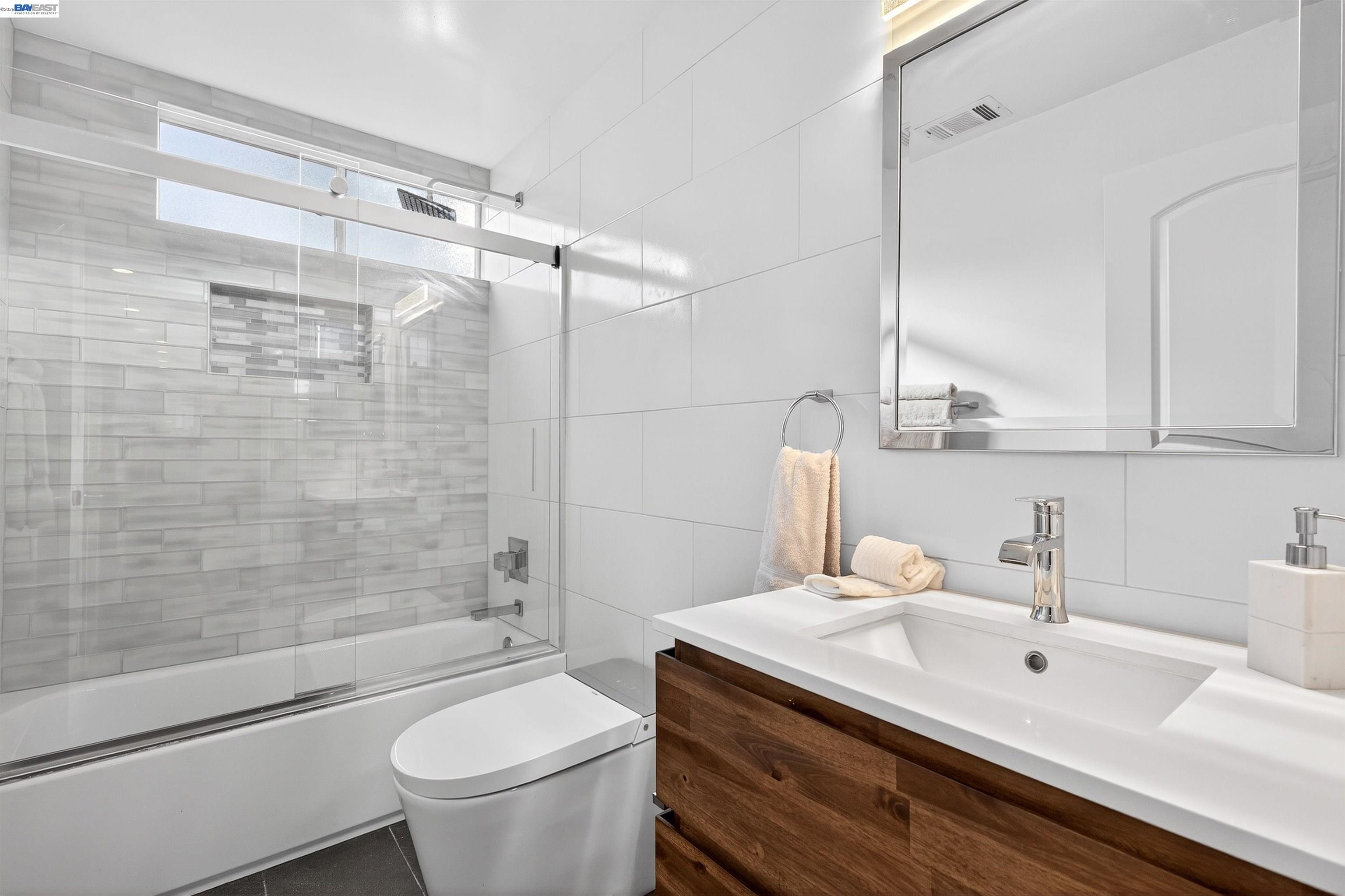 Detail Gallery Image 23 of 59 For 137 Chelsea Hills Dr, Benicia,  CA 94510 - 6 Beds | 3/1 Baths