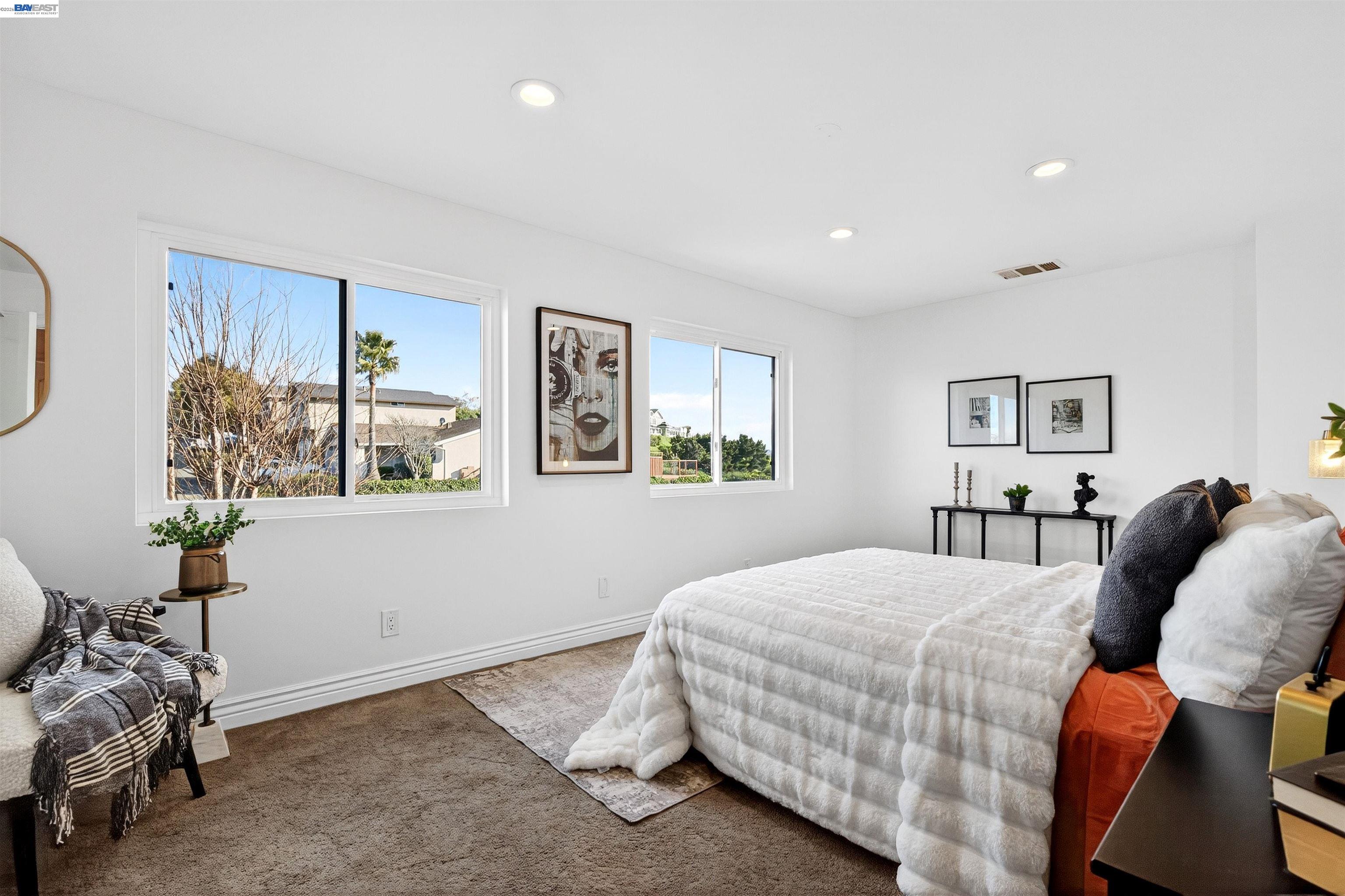 Detail Gallery Image 26 of 59 For 137 Chelsea Hills Dr, Benicia,  CA 94510 - 6 Beds | 3/1 Baths