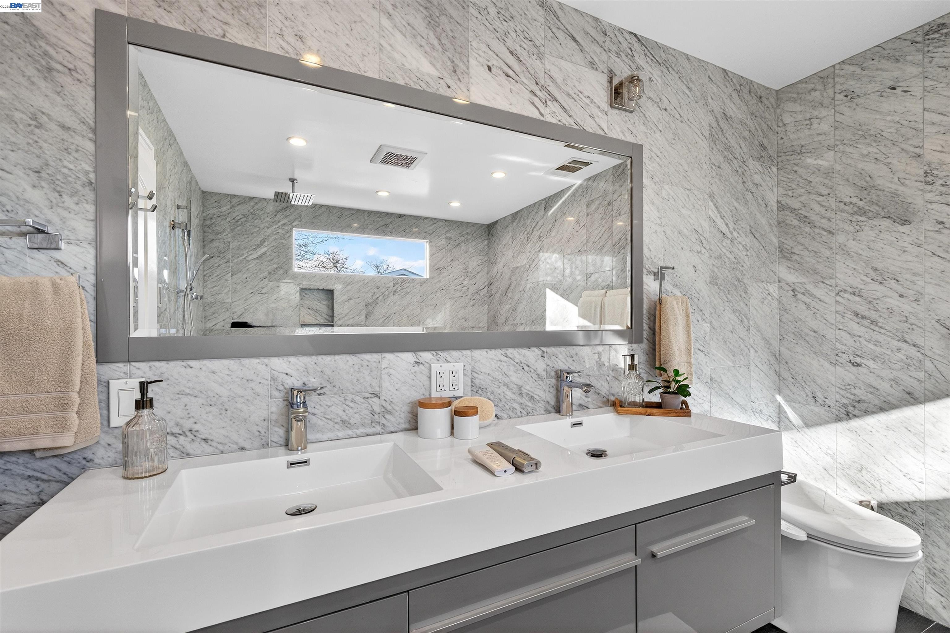 Detail Gallery Image 35 of 59 For 137 Chelsea Hills Dr, Benicia,  CA 94510 - 6 Beds | 3/1 Baths