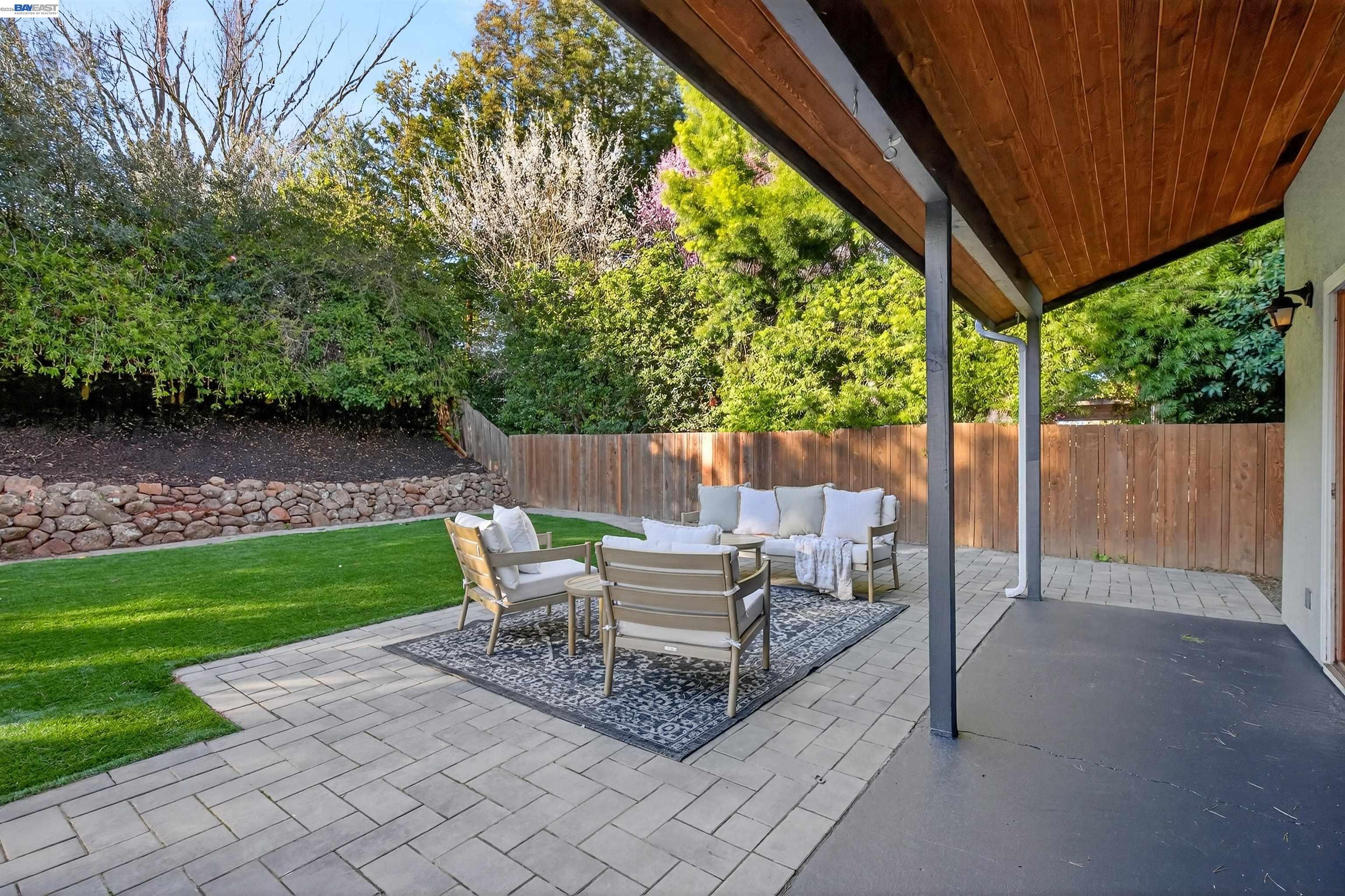 Detail Gallery Image 36 of 59 For 137 Chelsea Hills Dr, Benicia,  CA 94510 - 6 Beds | 3/1 Baths