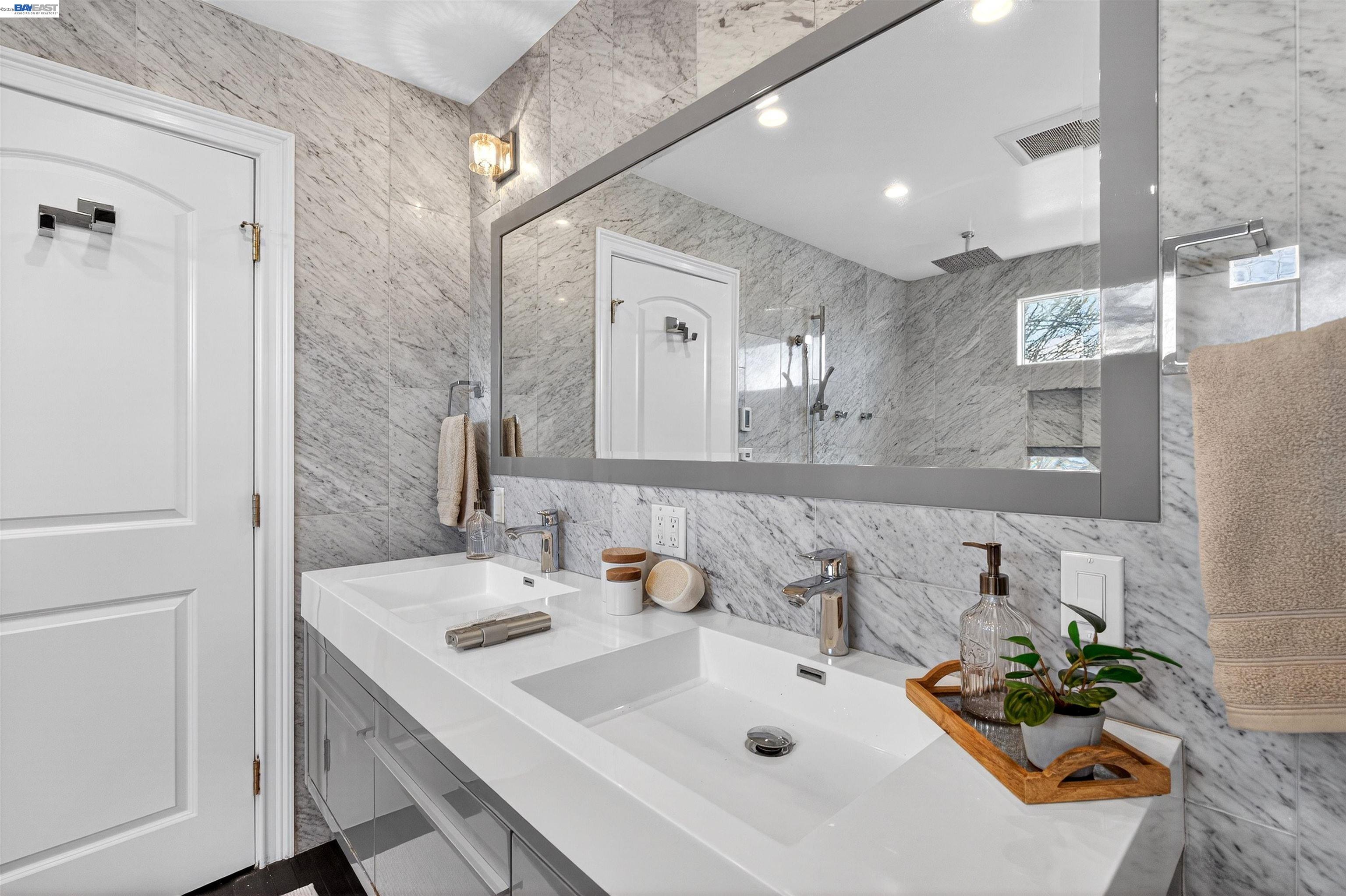 Detail Gallery Image 41 of 59 For 137 Chelsea Hills Dr, Benicia,  CA 94510 - 6 Beds | 3/1 Baths