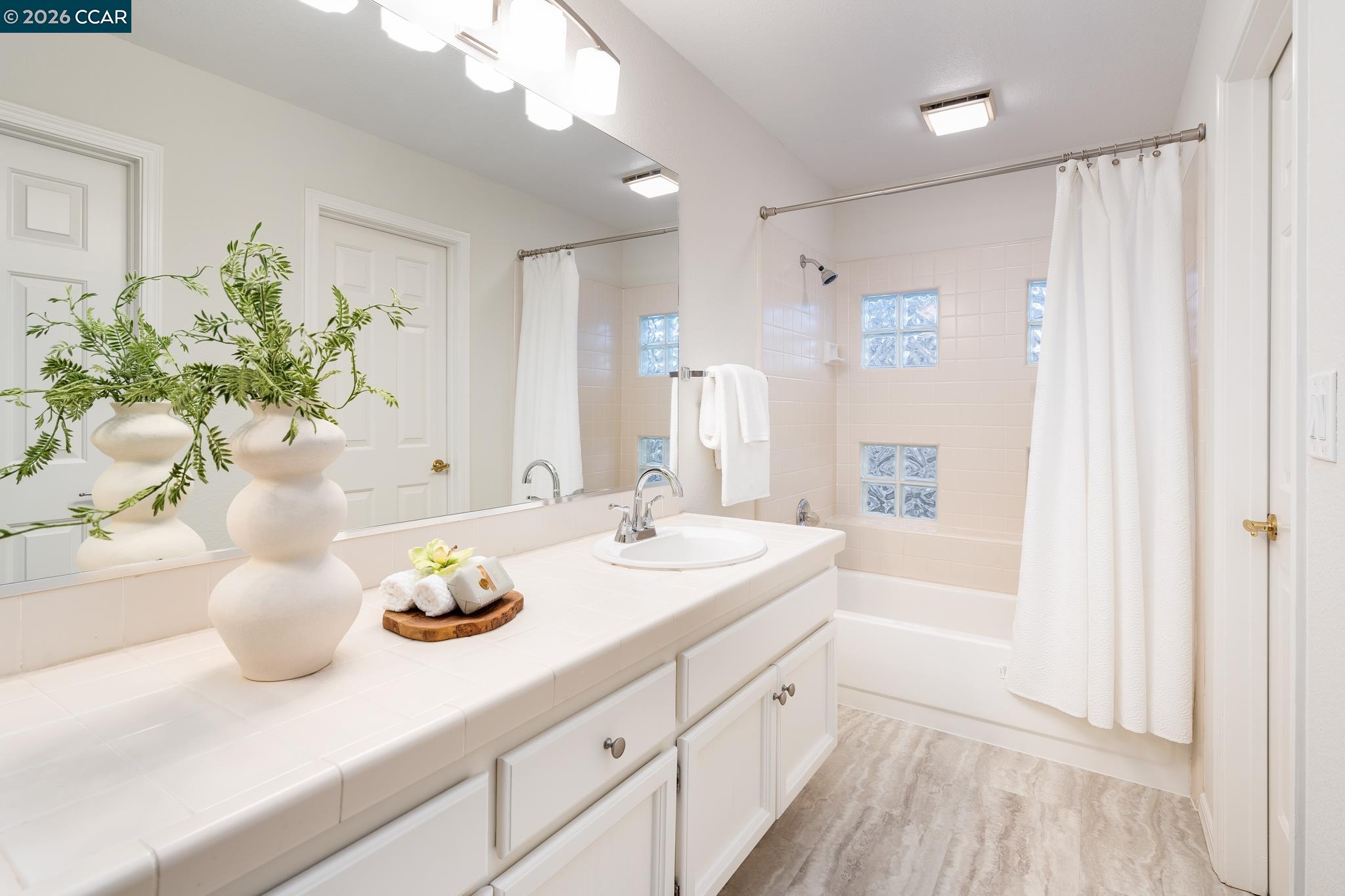 Photo #24: 41124274 Listing: Photo #24