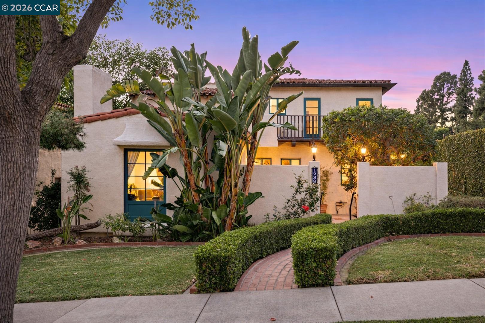 Front Image Thumbnail for CC41124277