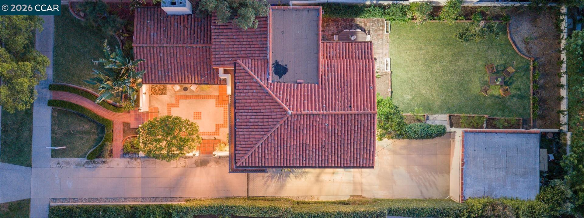 Detail Gallery Image 7 of 60 For 1239 Geneva St, Glendale,  CA 91207 - 4 Beds | 3 Baths