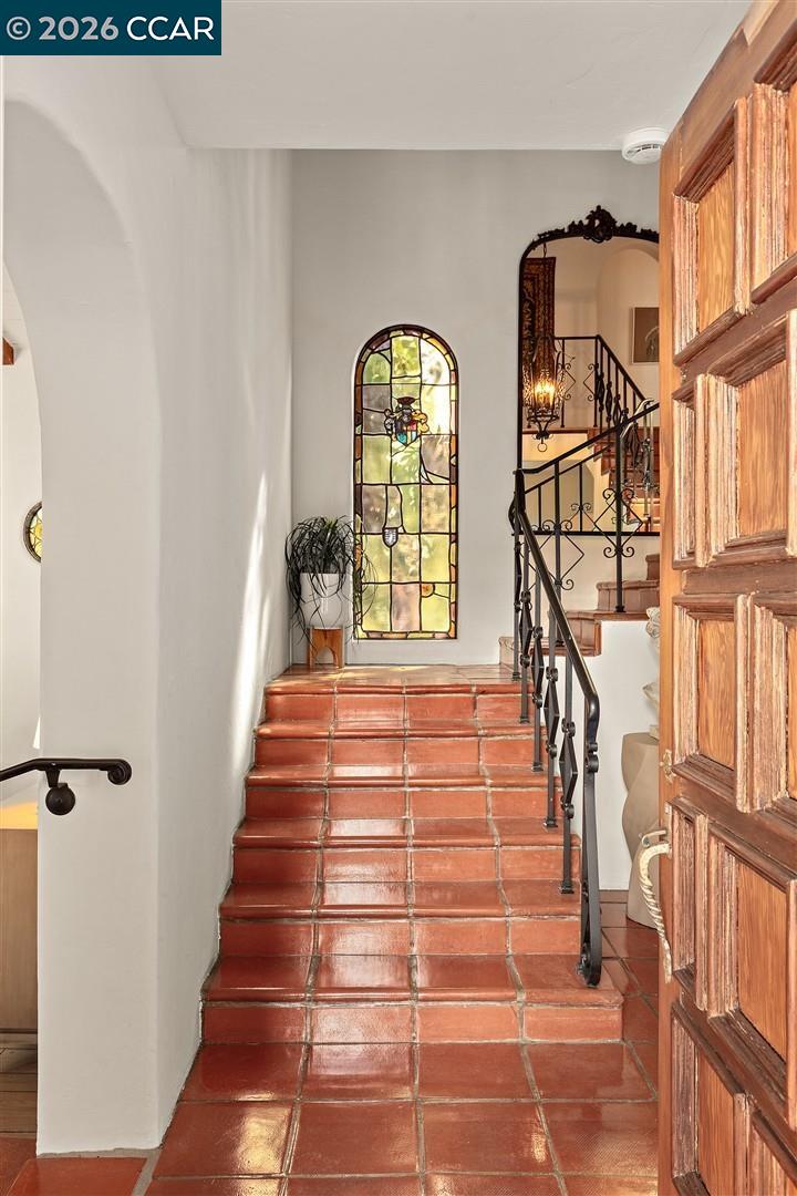 Detail Gallery Image 9 of 60 For 1239 Geneva St, Glendale,  CA 91207 - 4 Beds | 3 Baths