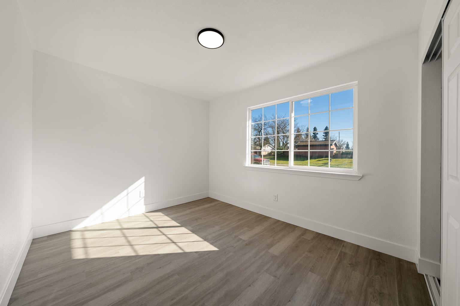 Detail Gallery Image 13 of 22 For 9821 Culp Way, Sacramento,  CA 95827 - 3 Beds | 2 Baths