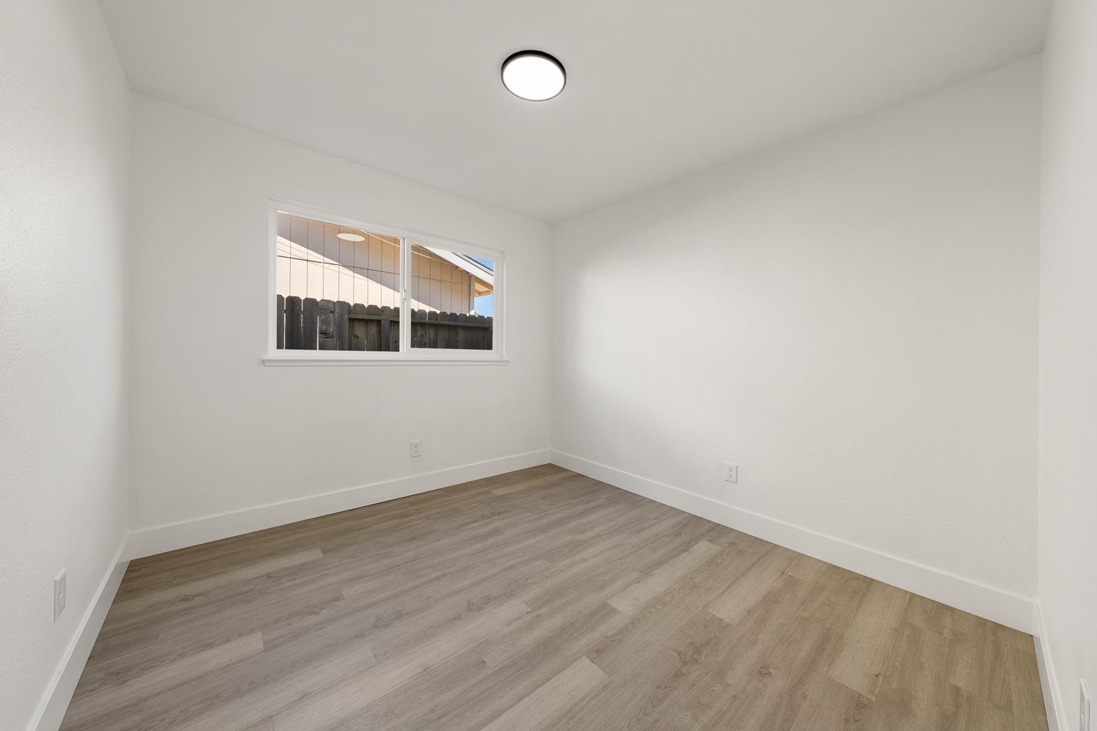 Detail Gallery Image 15 of 22 For 9821 Culp Way, Sacramento,  CA 95827 - 3 Beds | 2 Baths