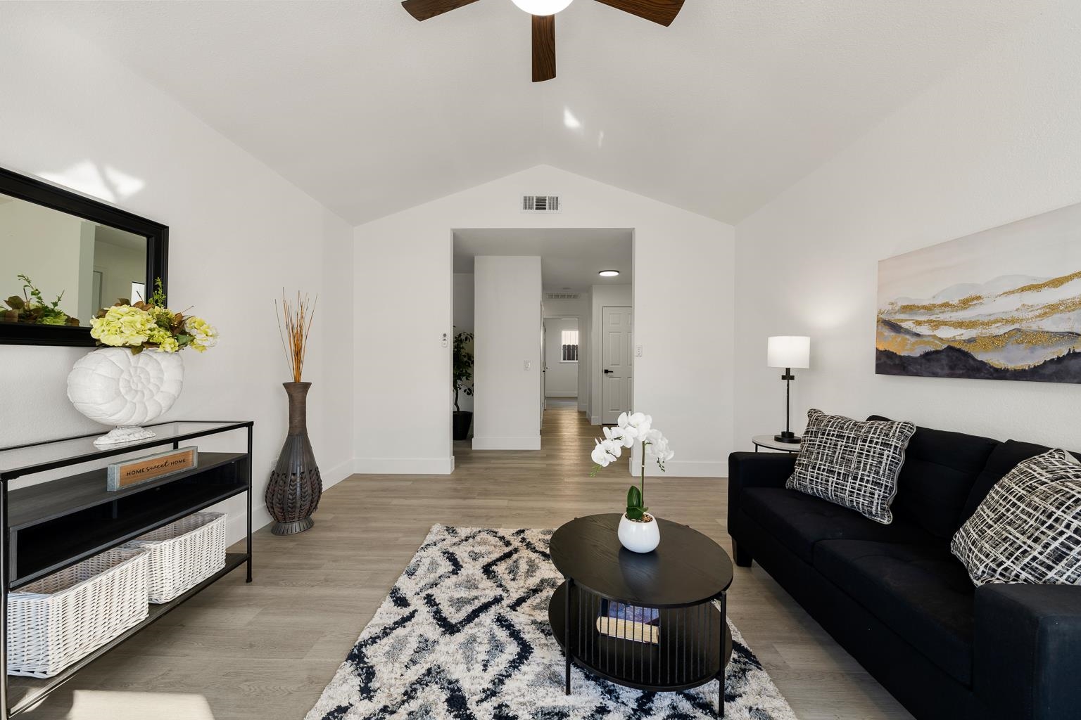 Detail Gallery Image 3 of 22 For 9821 Culp Way, Sacramento,  CA 95827 - 3 Beds | 2 Baths