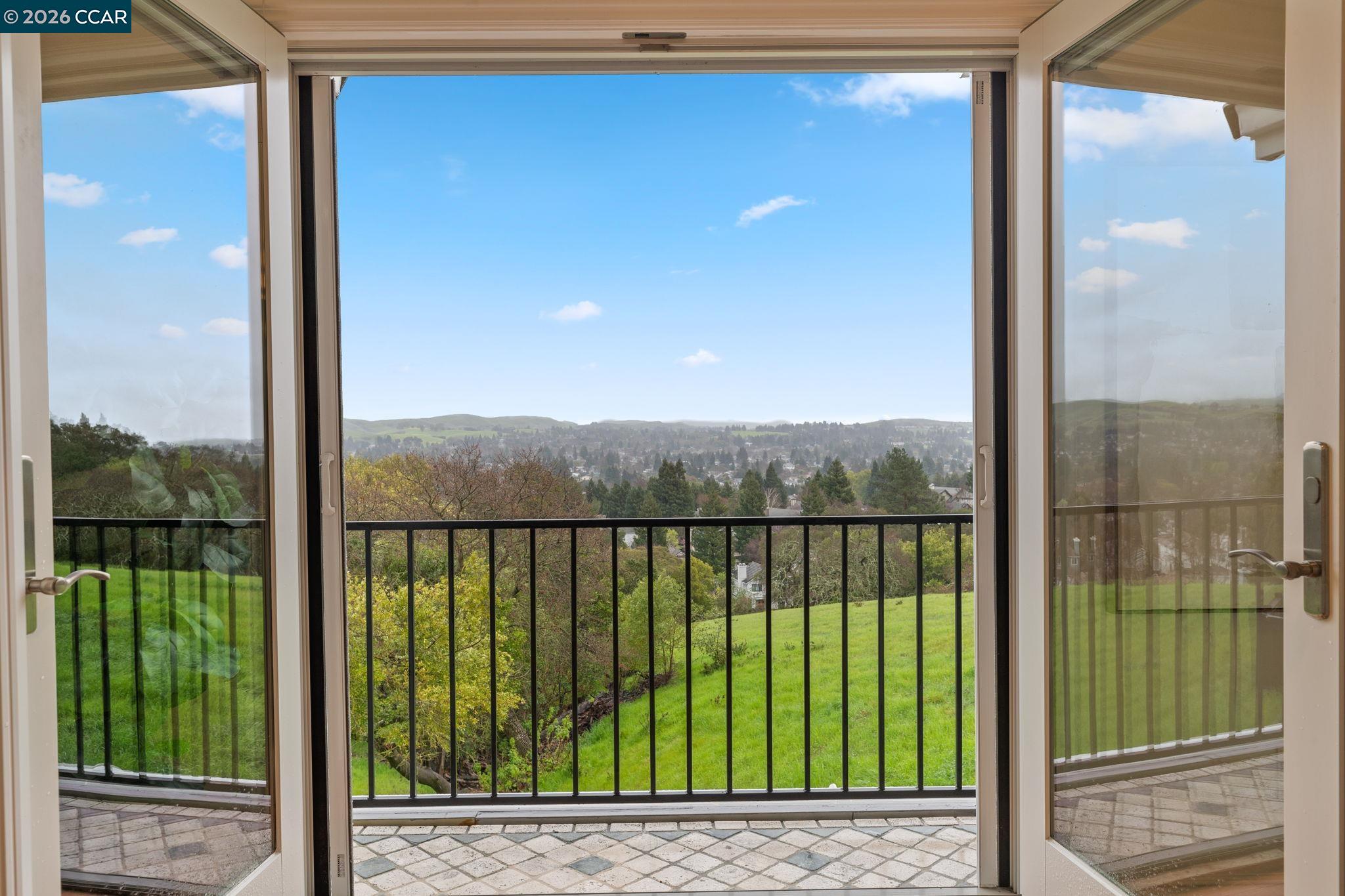 Detail Gallery Image 29 of 55 For 1405 Fountain Springs Cir, Danville,  CA 94526 - 4 Beds | 2/1 Baths