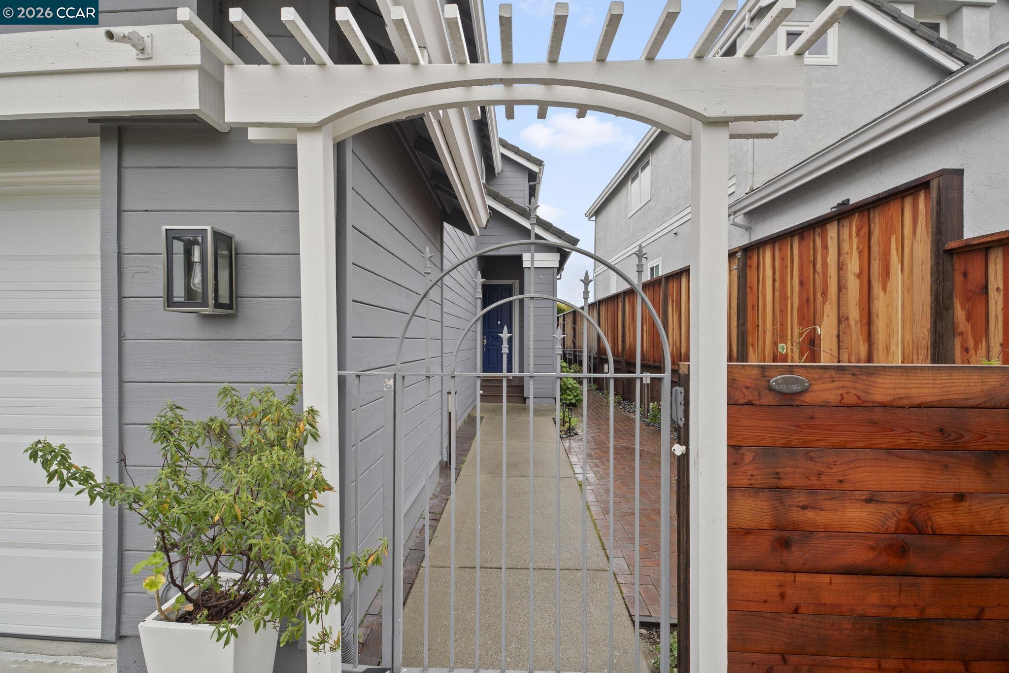 Detail Gallery Image 4 of 55 For 1405 Fountain Springs Cir, Danville,  CA 94526 - 4 Beds | 2/1 Baths