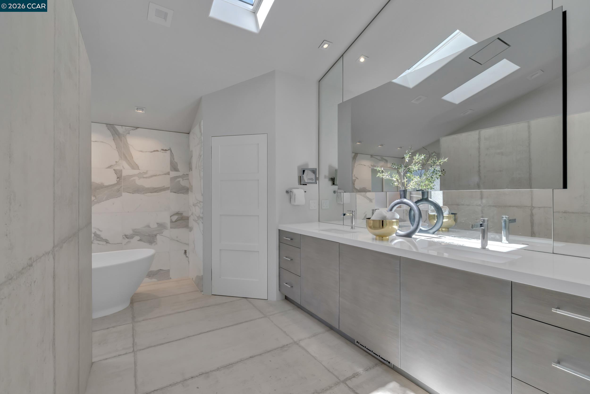 Detail Gallery Image 27 of 60 For 127 Caminar Way, Walnut Creek,  CA 94596 - 5 Beds | 5/1 Baths