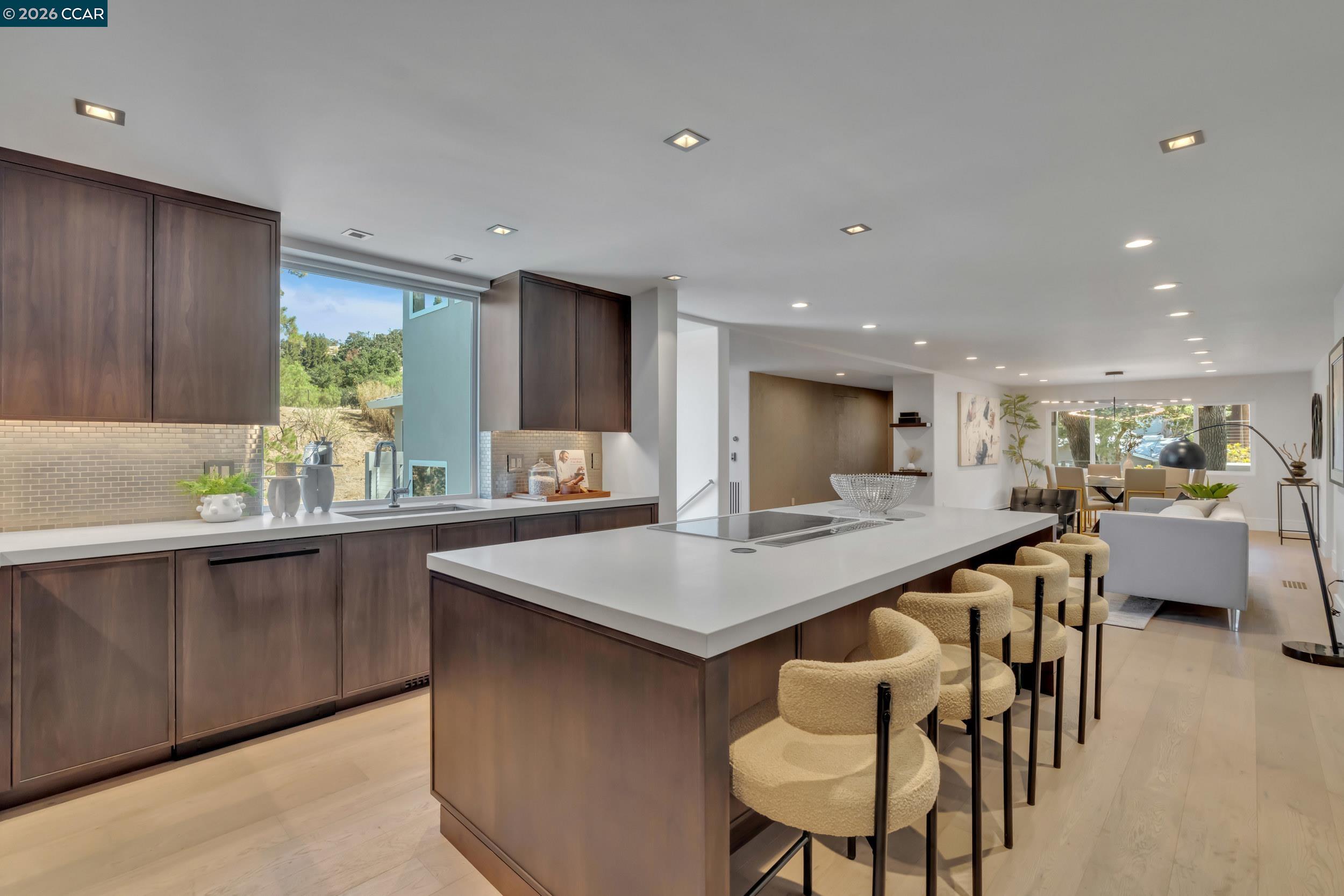 Detail Gallery Image 10 of 60 For 127 Caminar Way, Walnut Creek,  CA 94596 - 5 Beds | 5/1 Baths