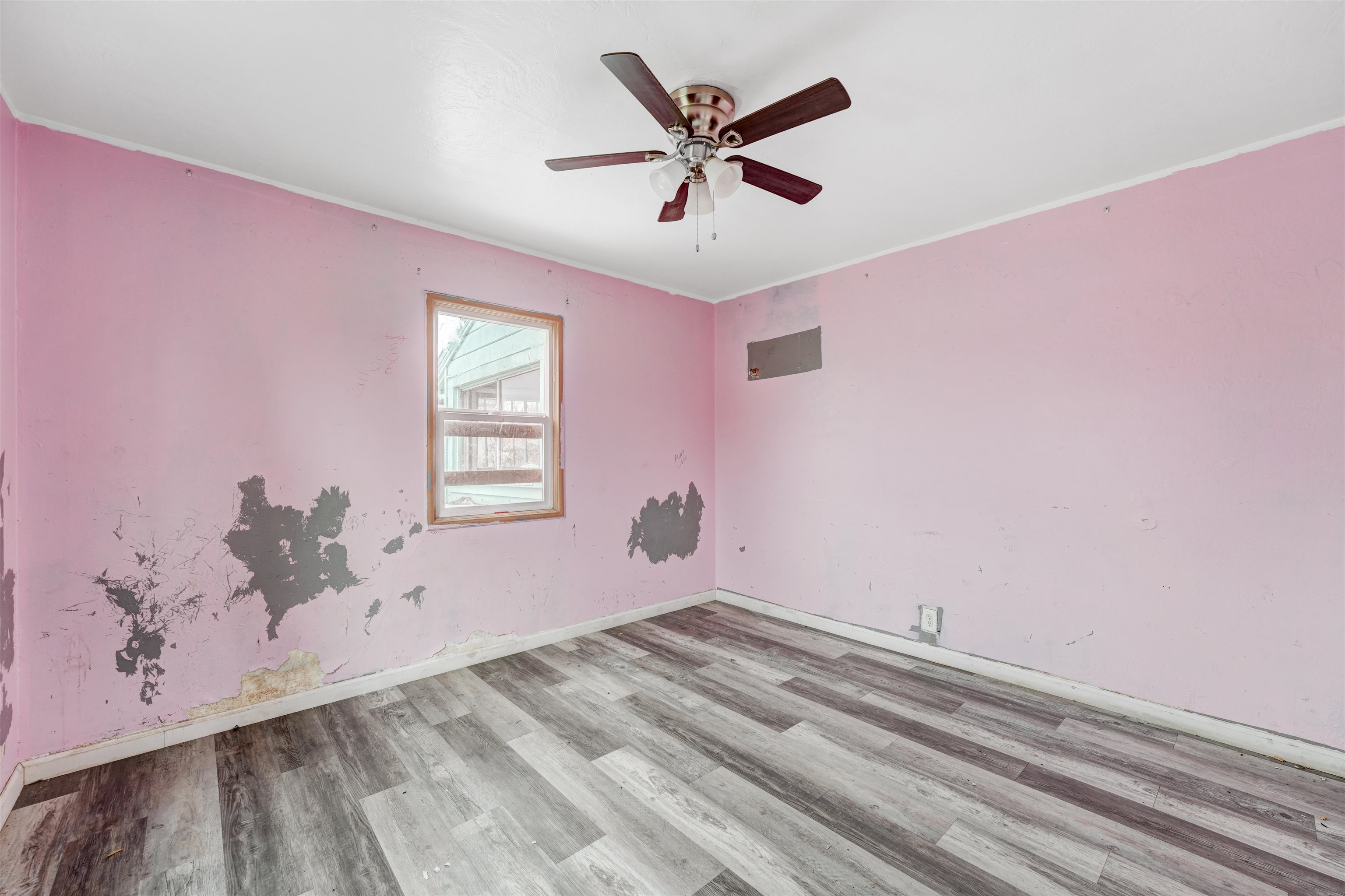 Detail Gallery Image 10 of 32 For 1355 91st Ave, Oakland,  CA 94603 - 2 Beds | 1 Baths